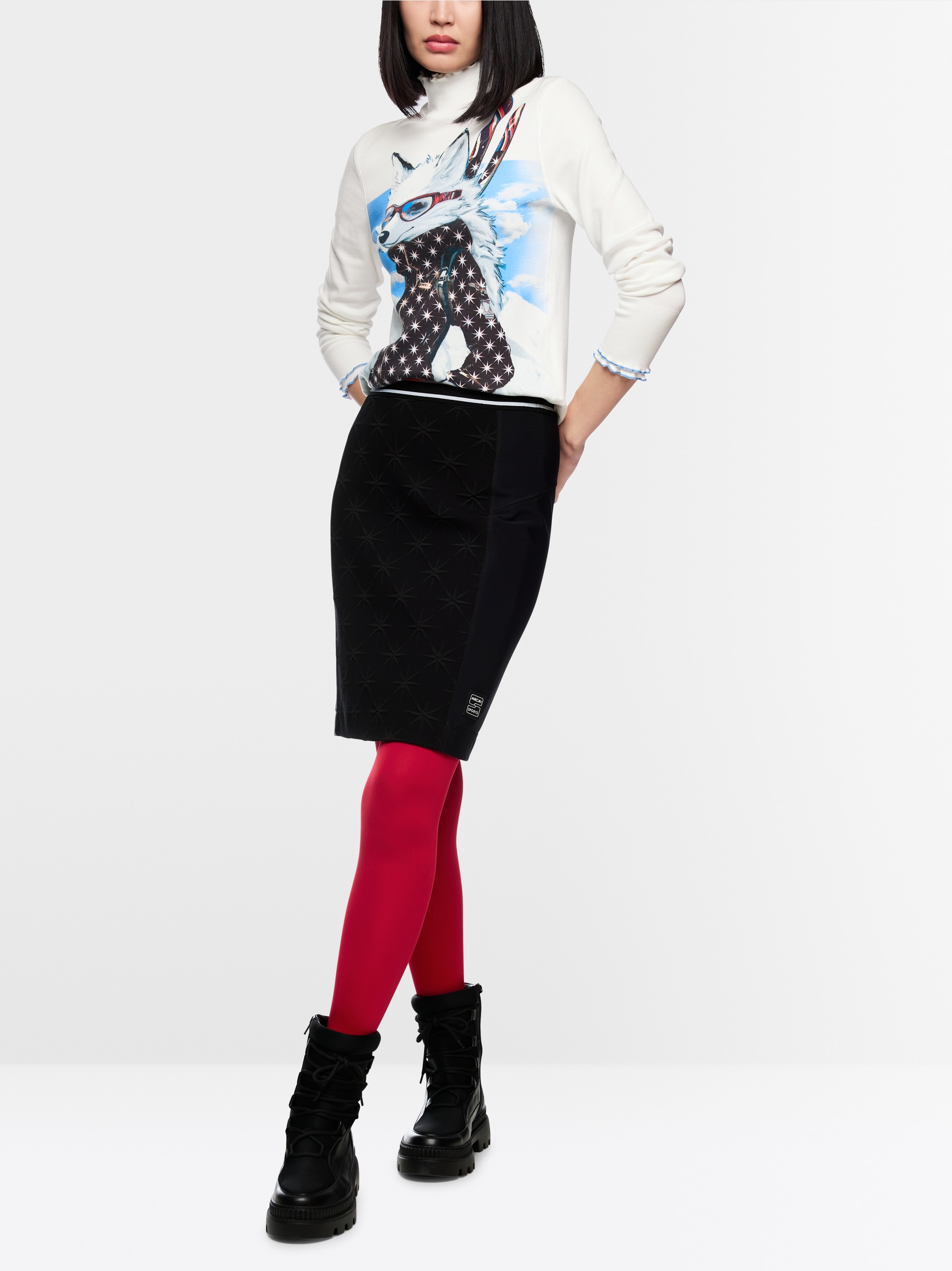 Long-sleeved shirt with turtleneck