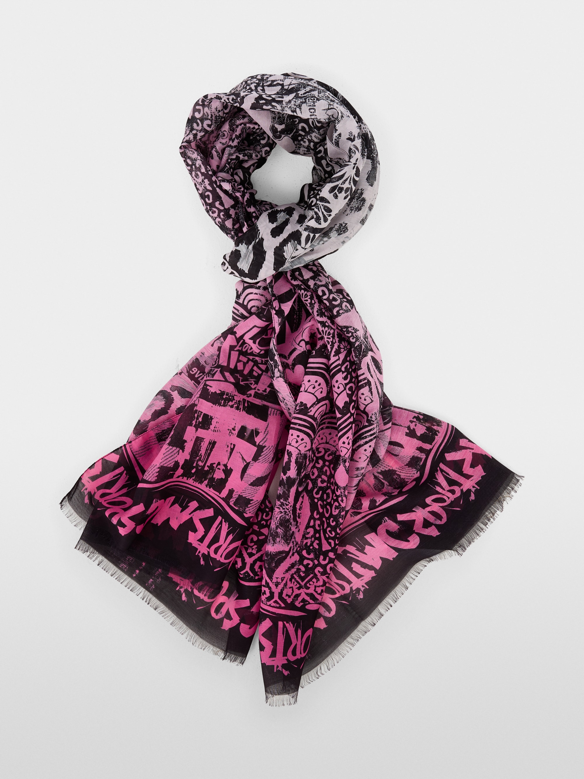 Scarf with graphic pattern