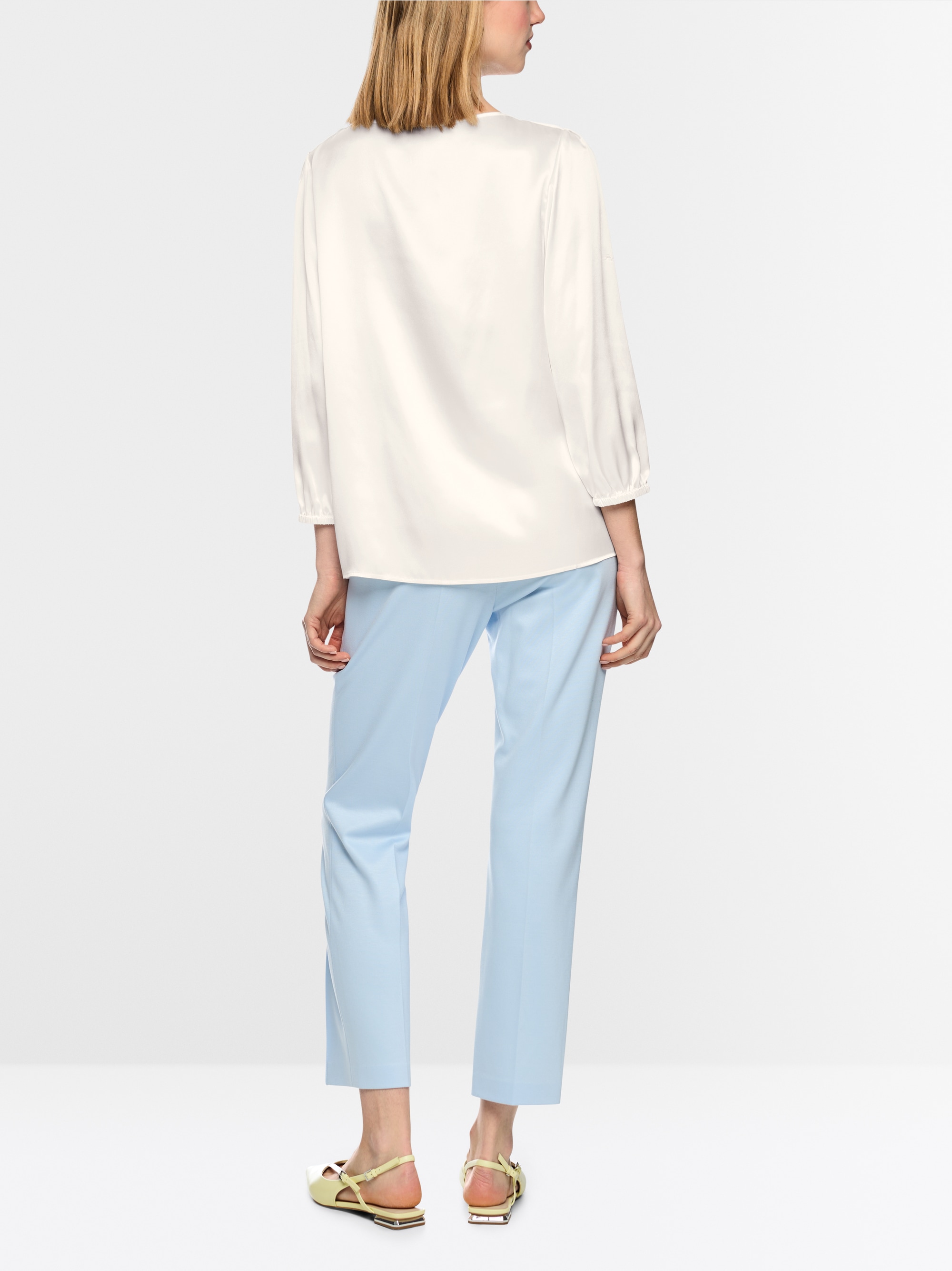 Feminine blouse in pure silk