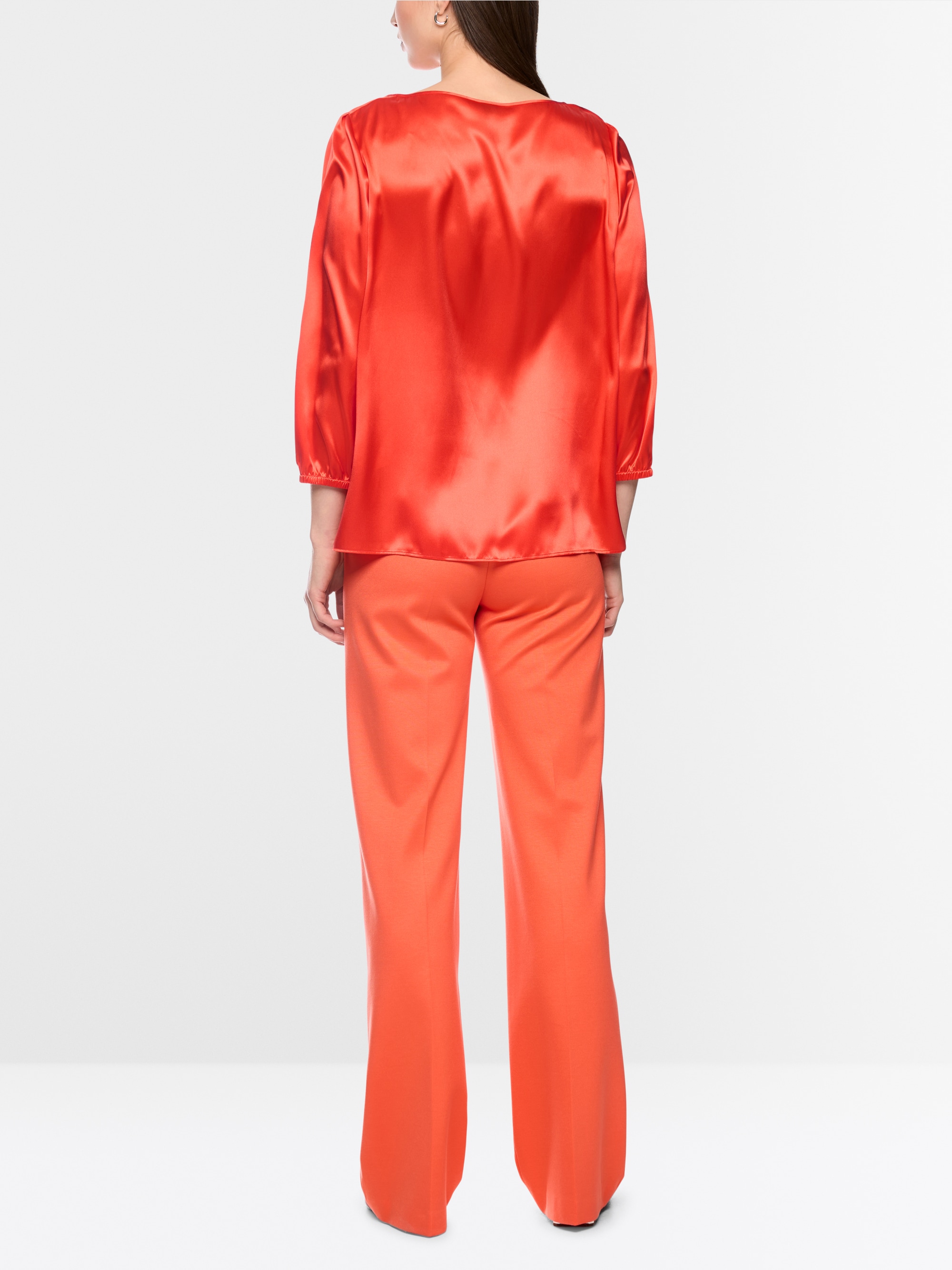 Feminine blouse in pure silk