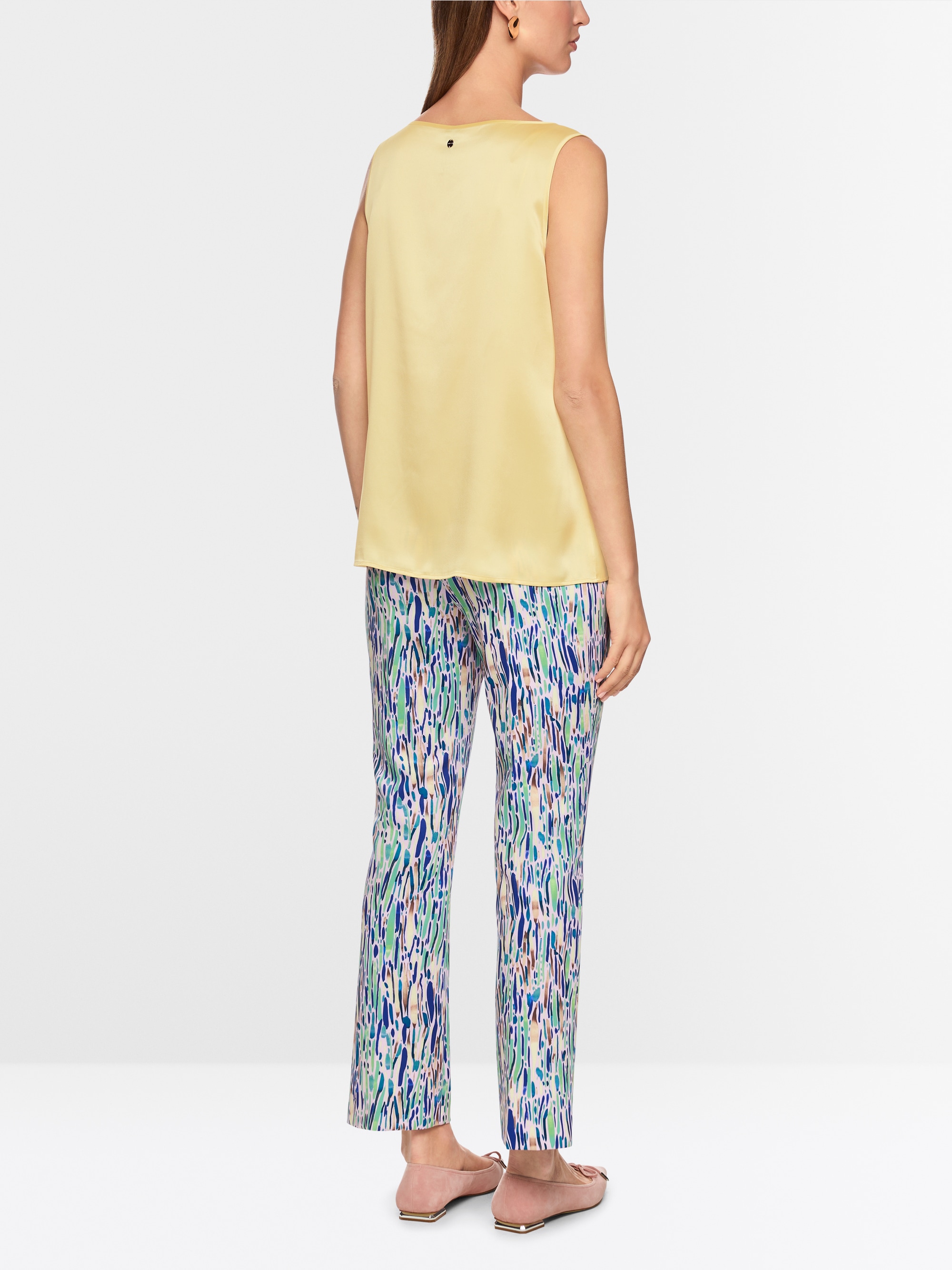 Seidentop mit Rundhalsausschnitt