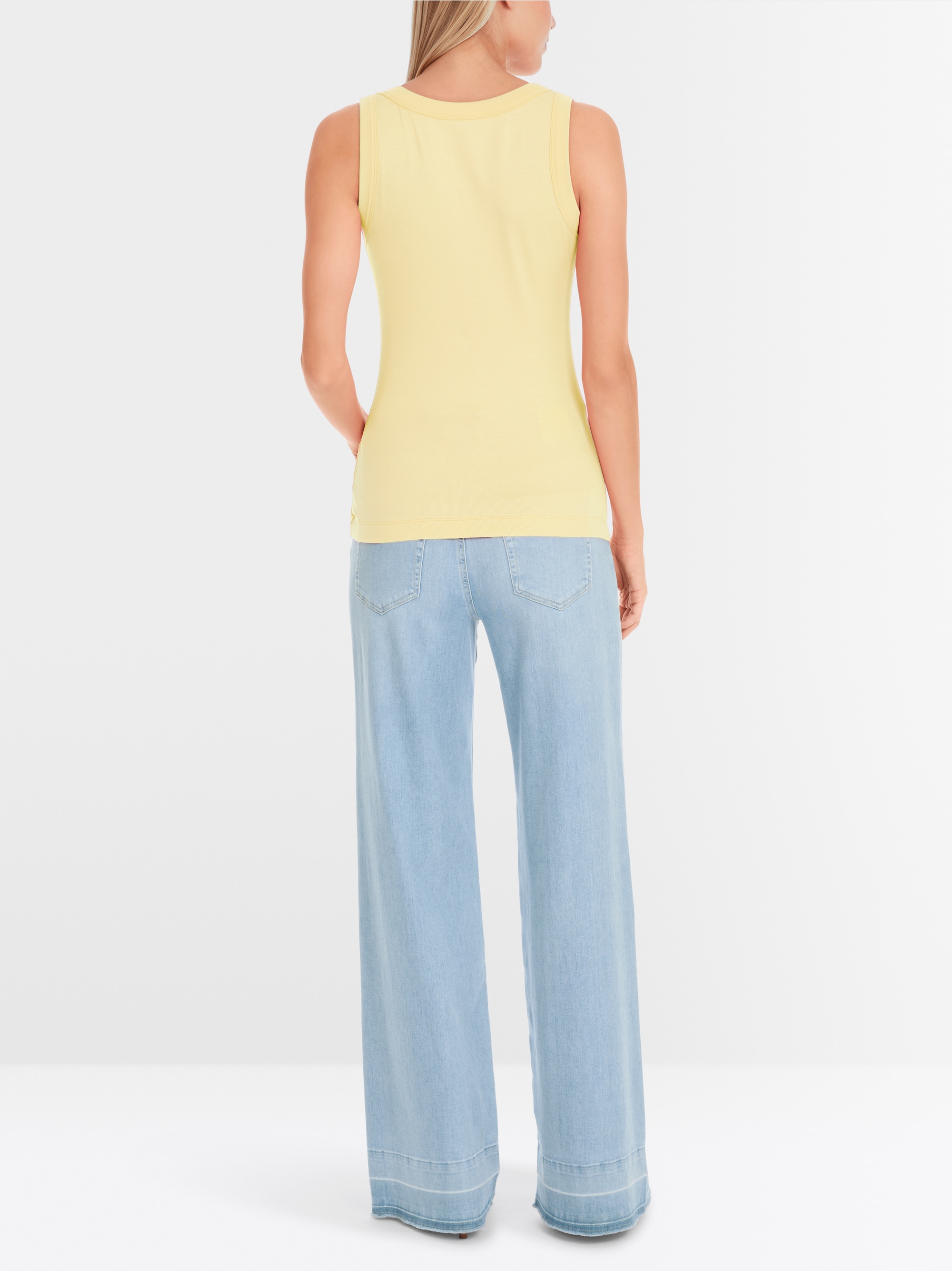 Slim-fit top