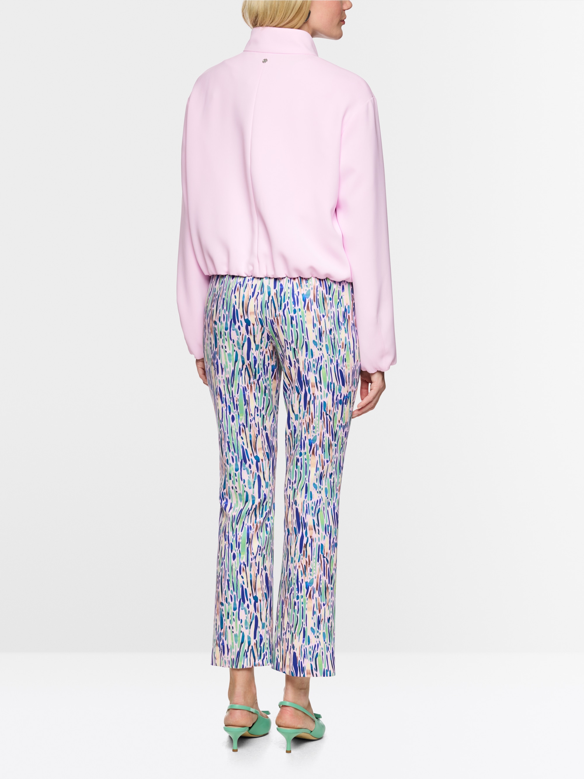 Jacket with small stand-up collar