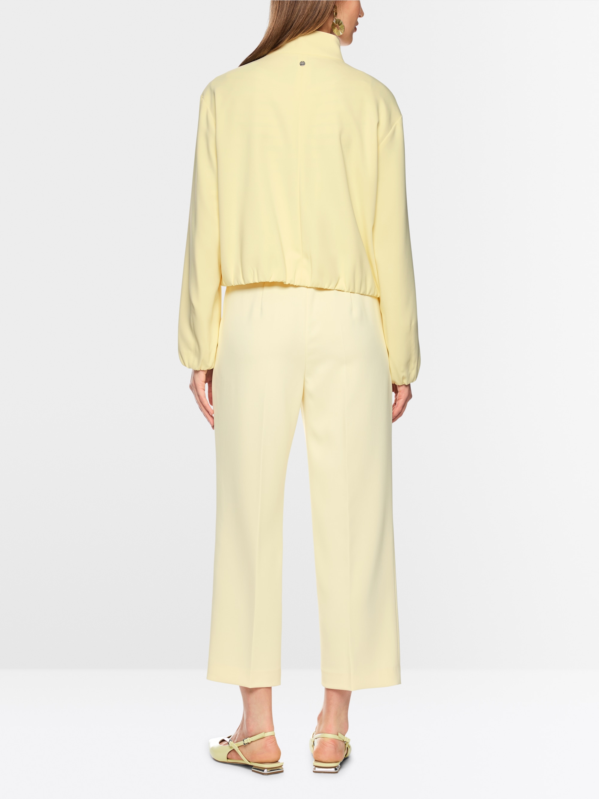 Jacket with small stand-up collar