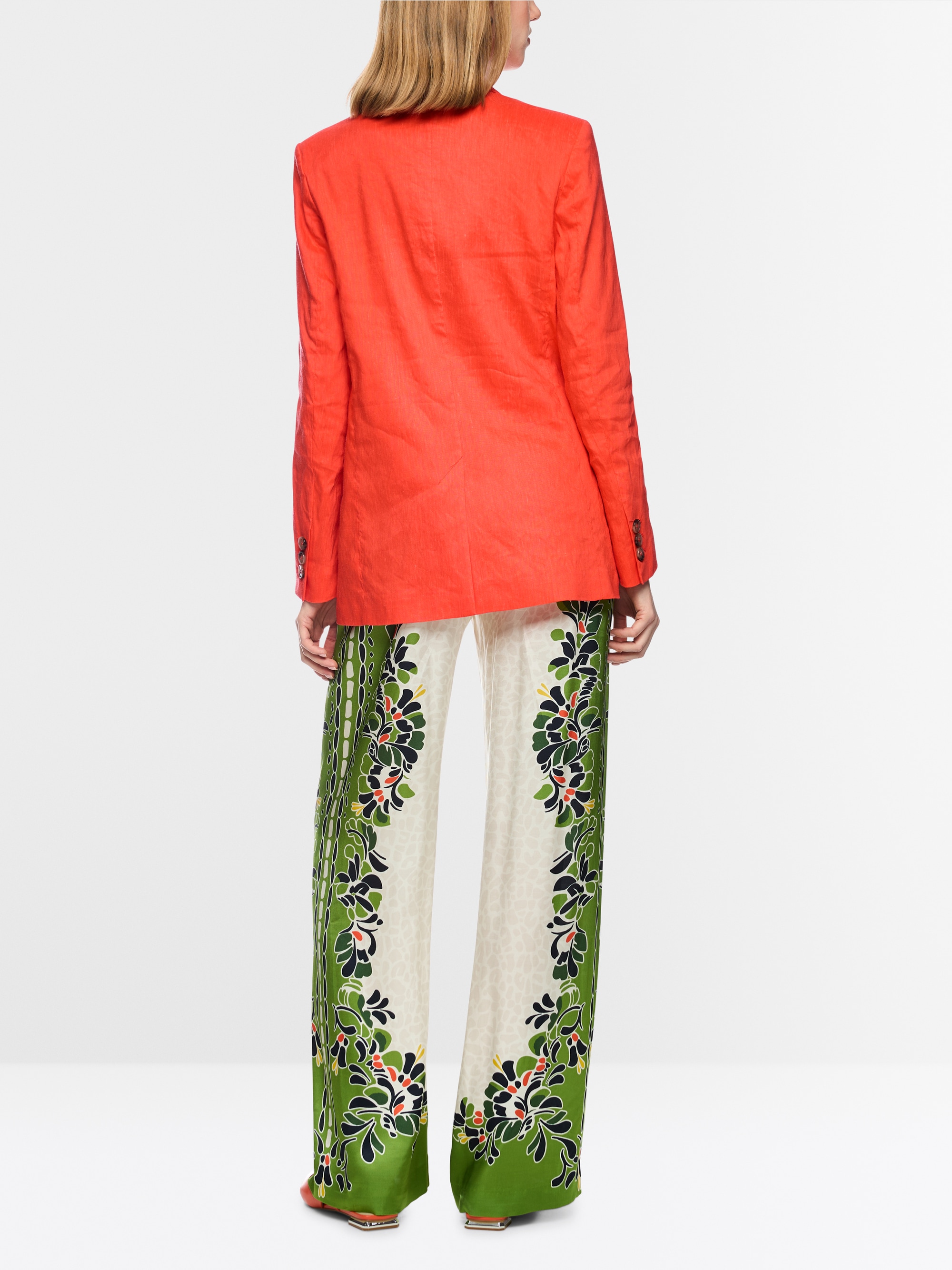 Long blazer with shoulder pads