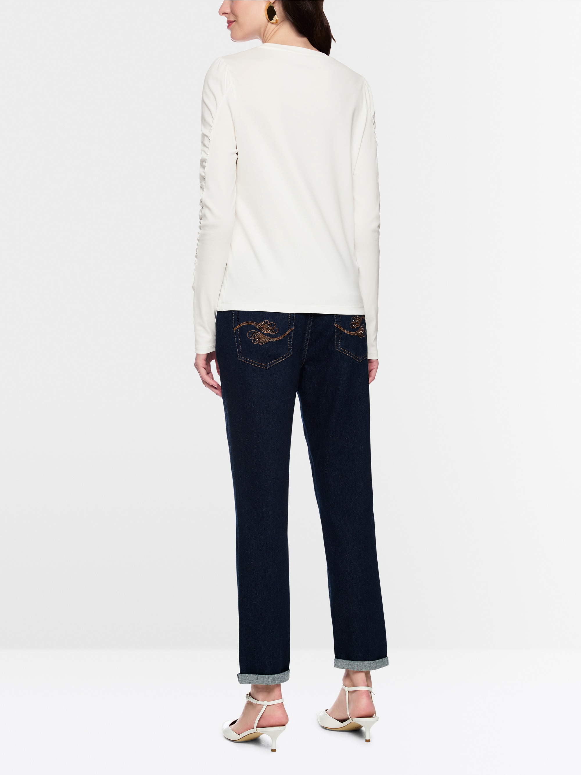 Long-sleeved shirt with ruffles