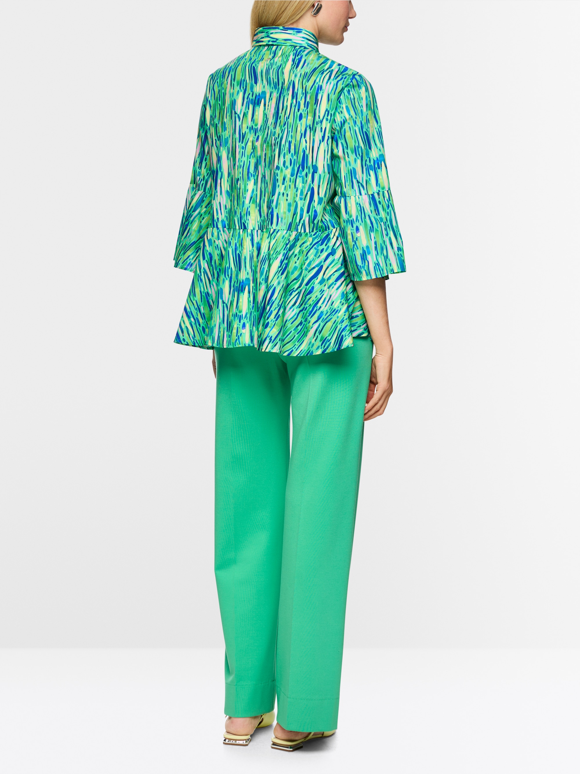 Feminine blouse with confetti print