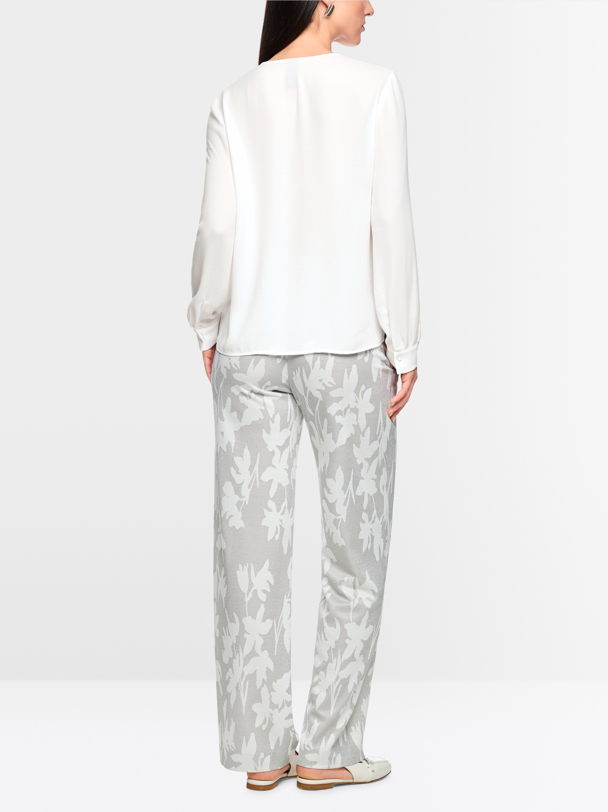 Casual blouse with concealed buttoning