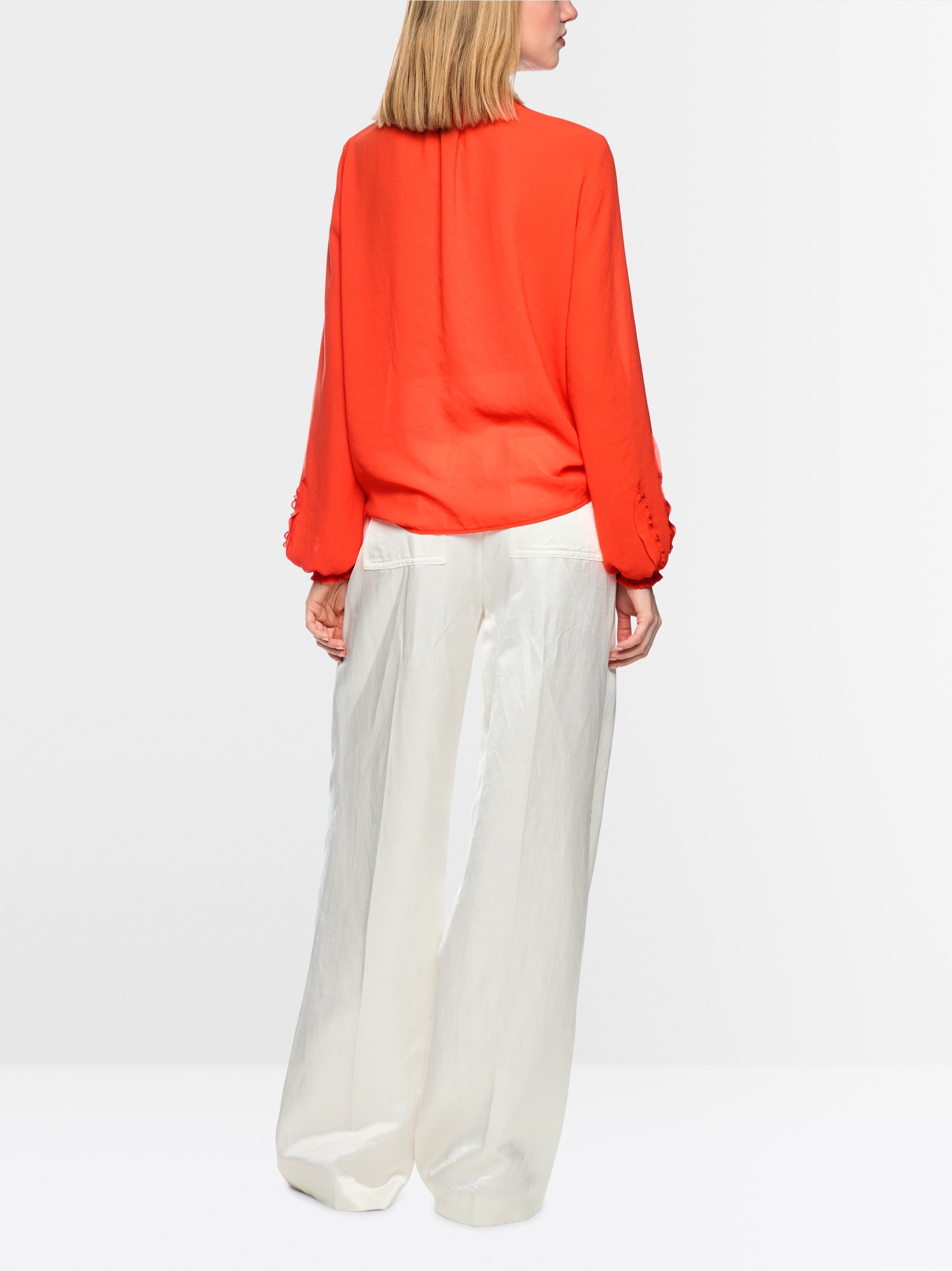 Feminine blouse with ruffle