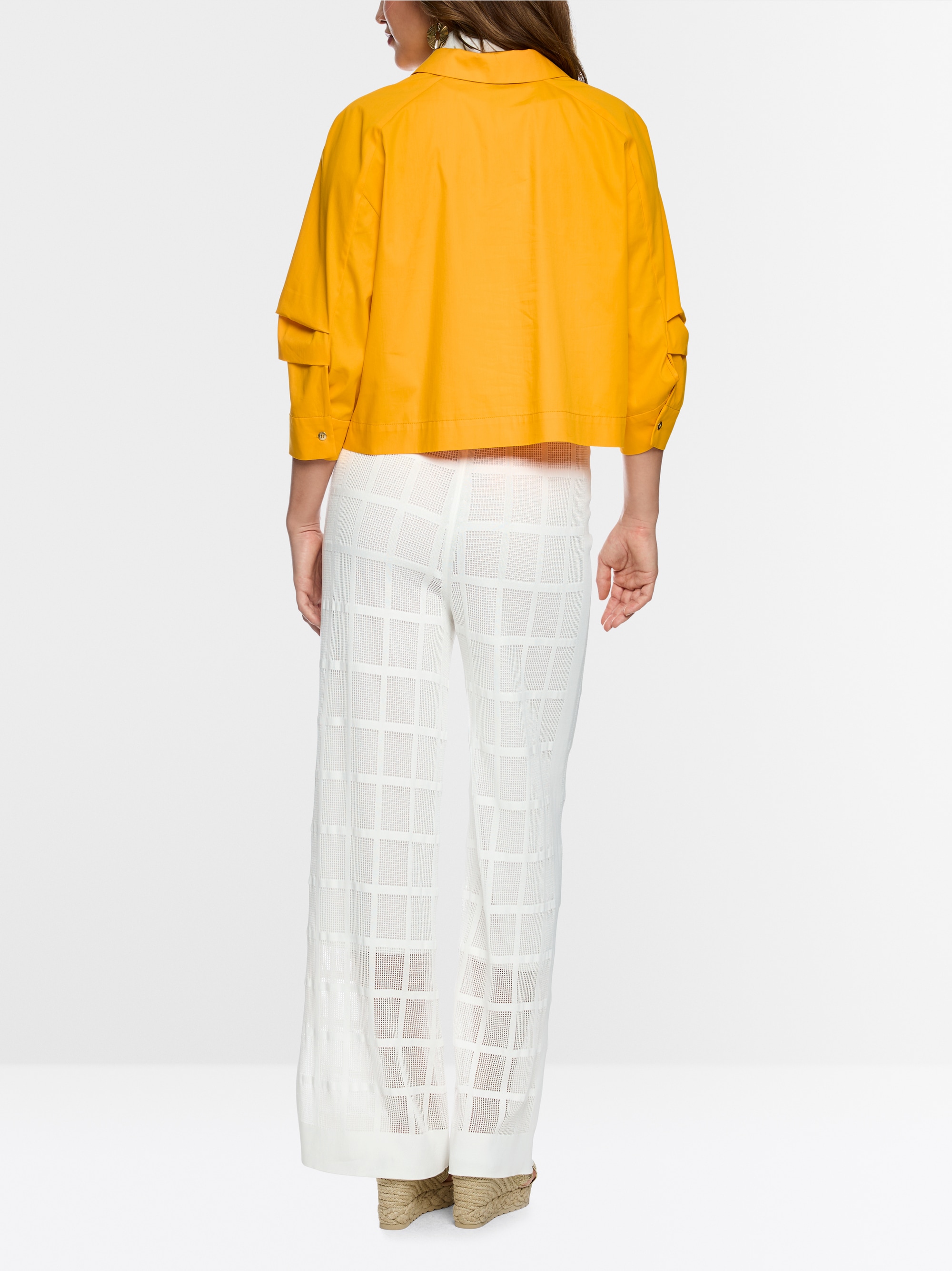 Casual cropped blouse