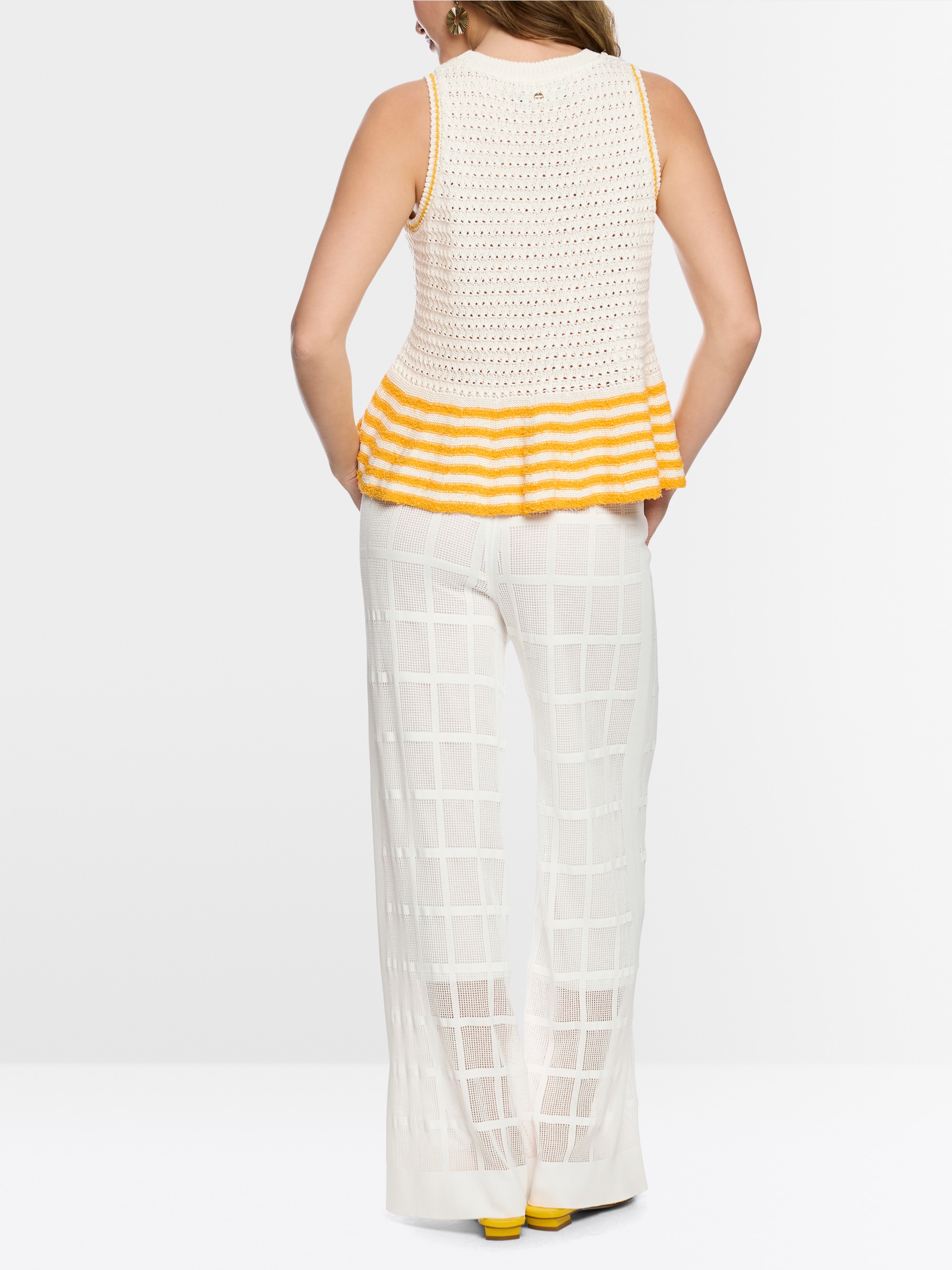 ‘Knitted in Germany’ shells motif top