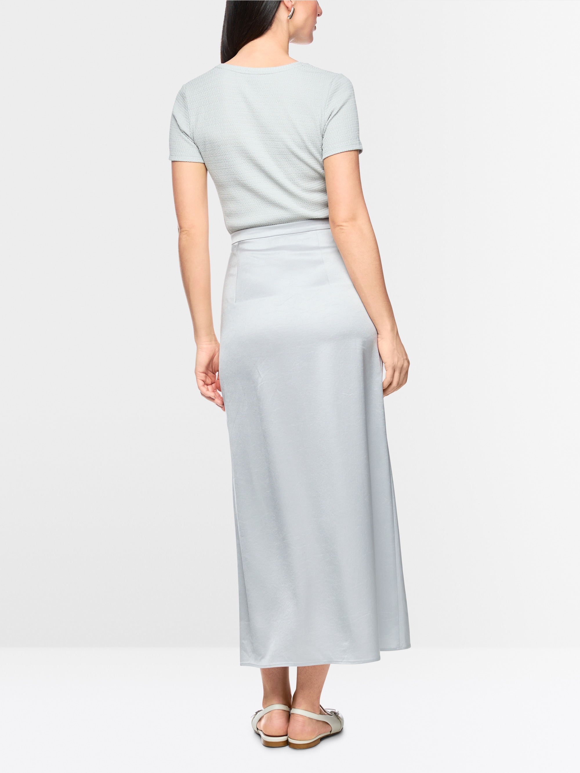 Jupe midi à l'éclat soyeux