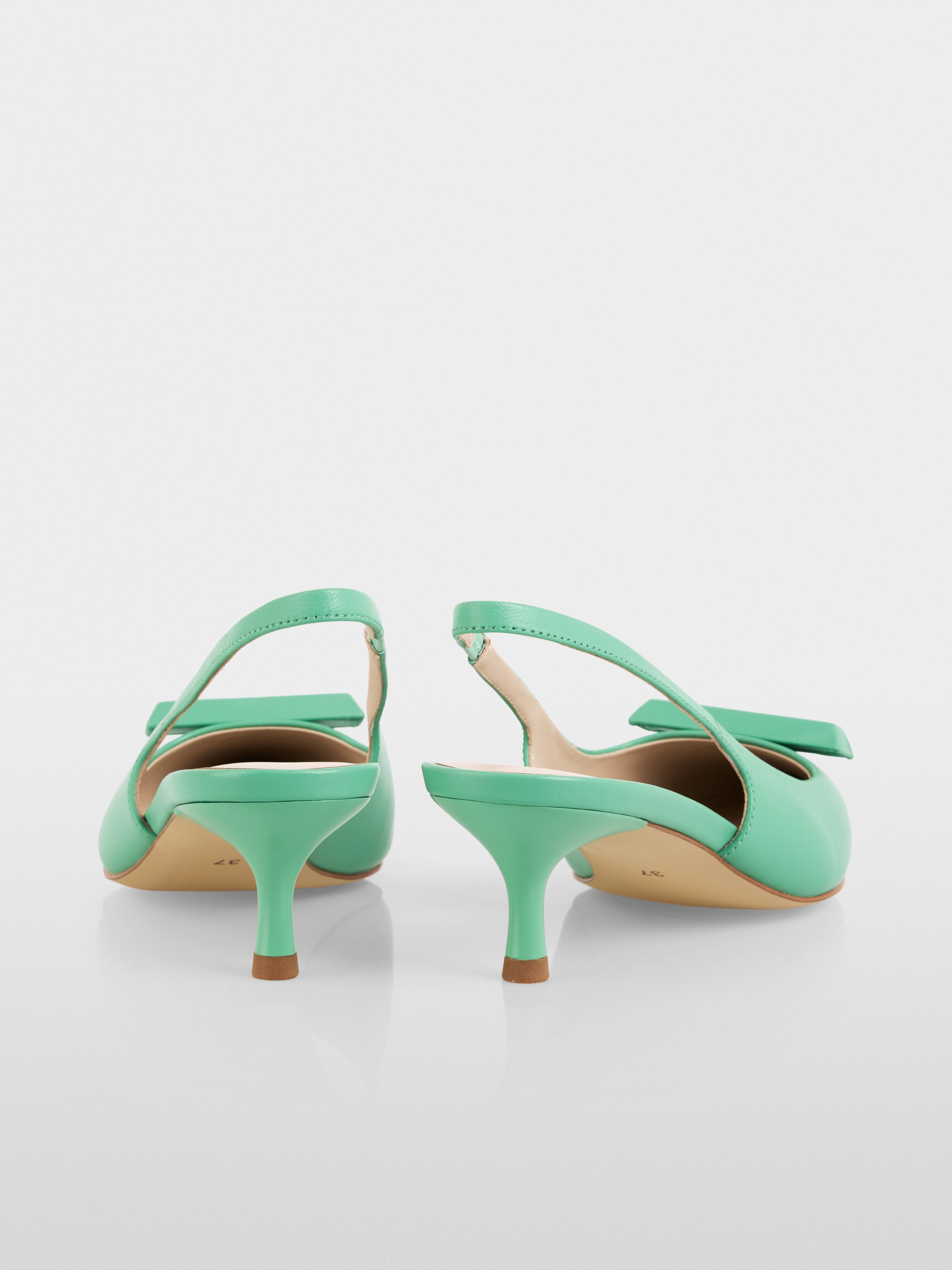 Escarpins à bride élégants à talons en cuir