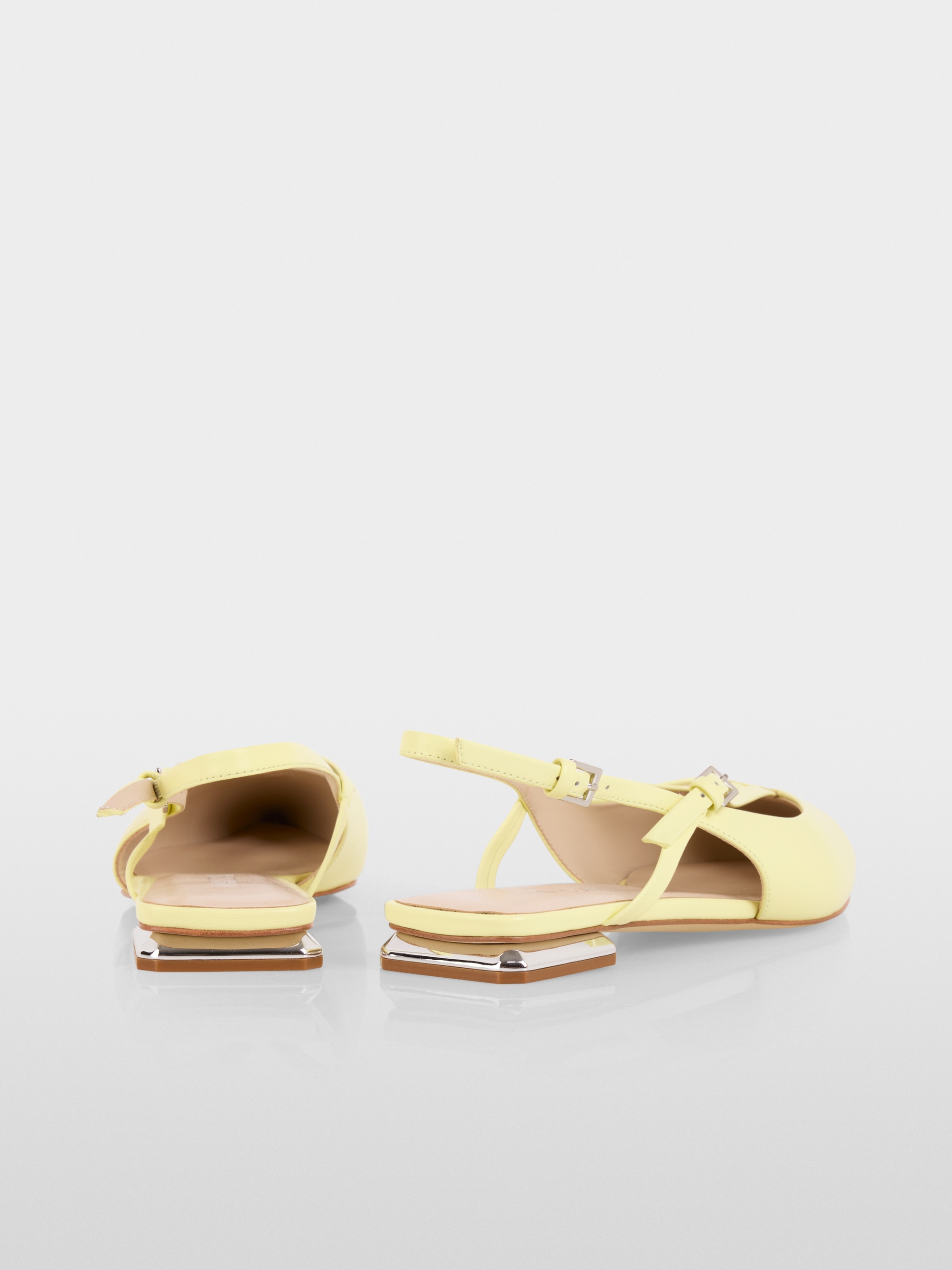 Ballerines à lanières en cuir