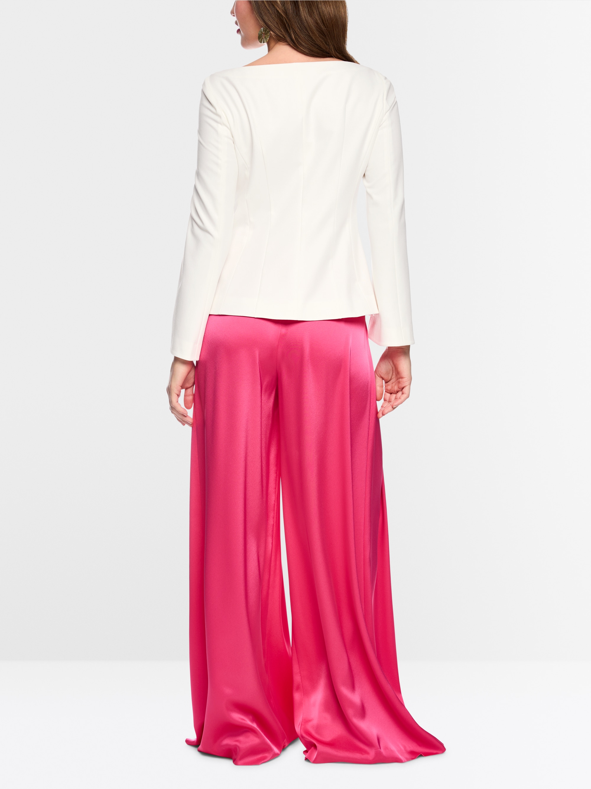 Elegant jacket with cinched waist