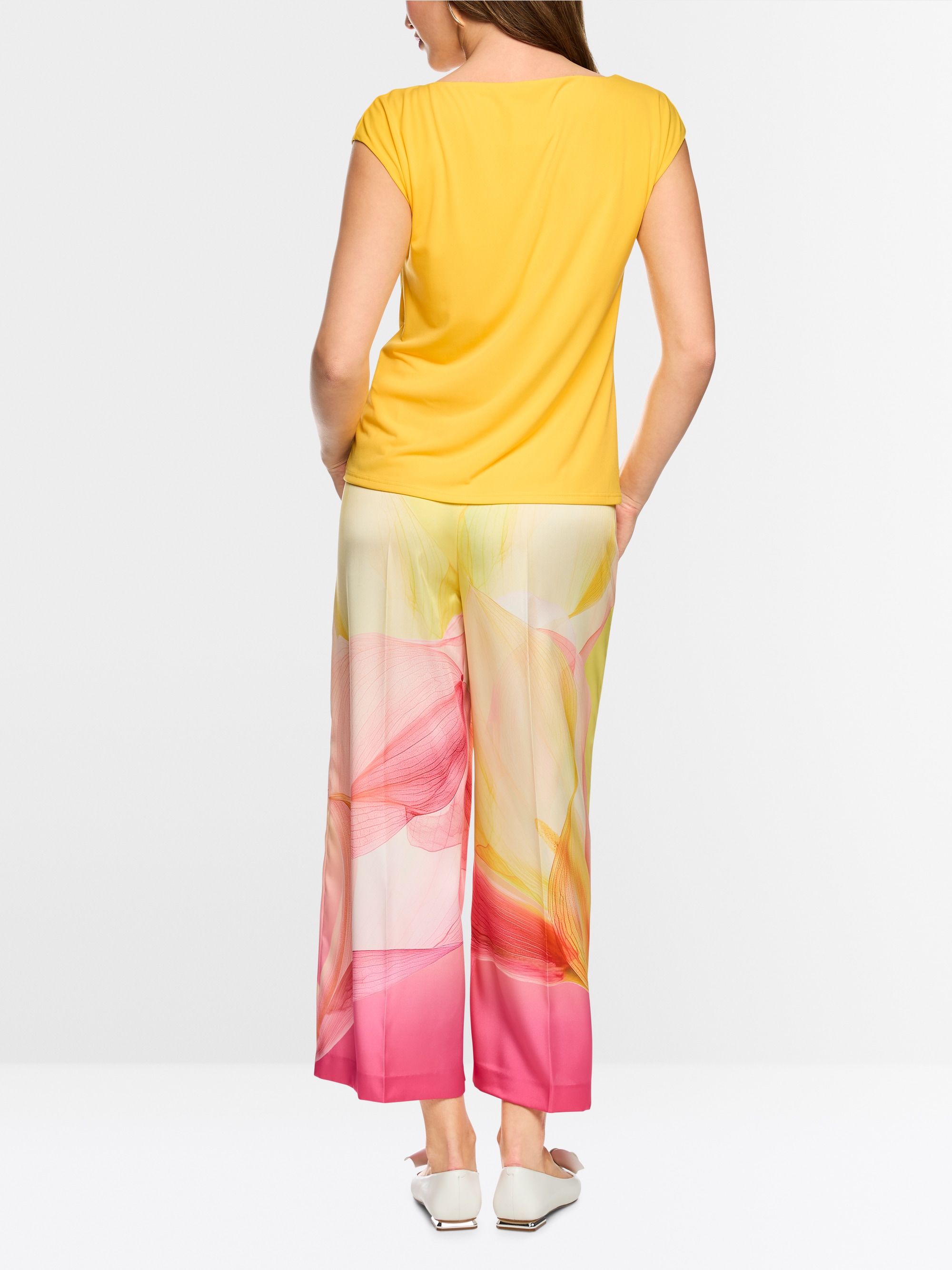 Top stretch avec découpe