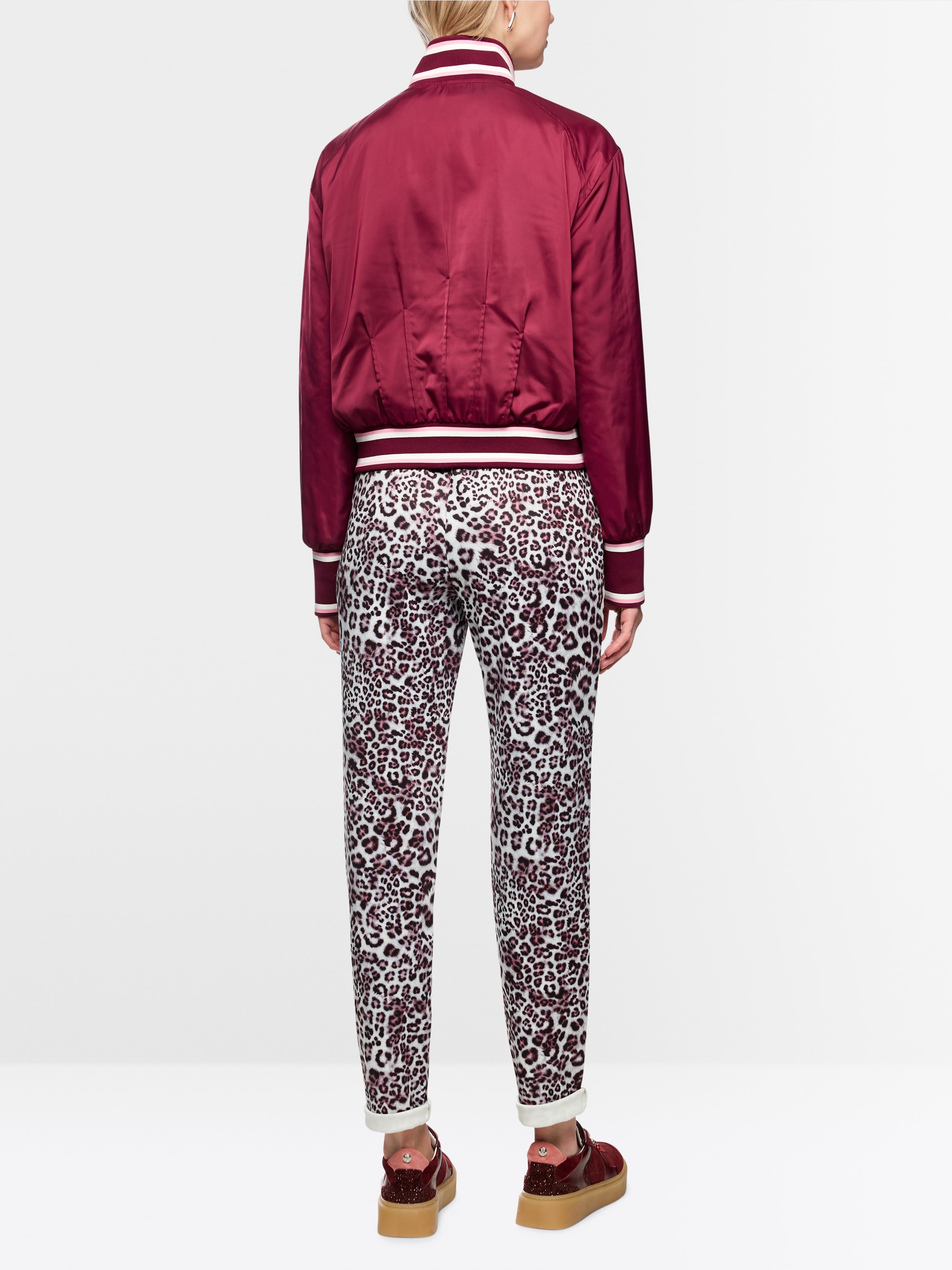 Reversible bomber jacket