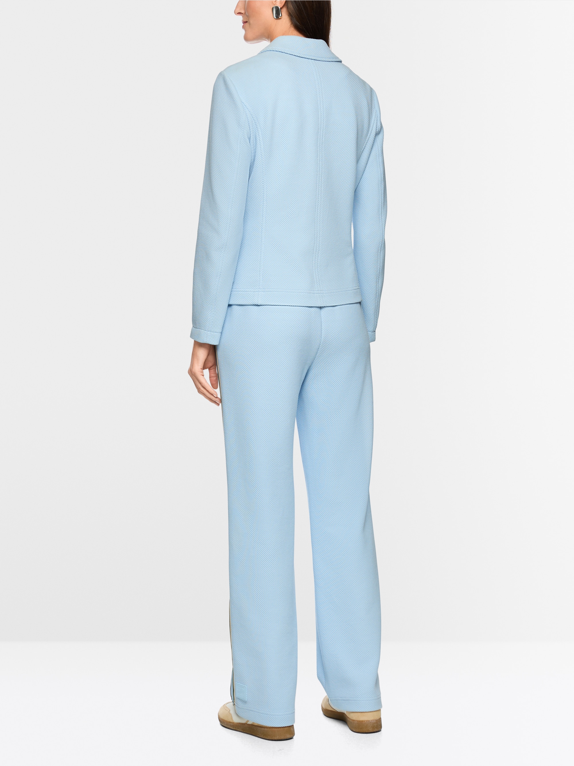 Sporty blazer with textured pattern