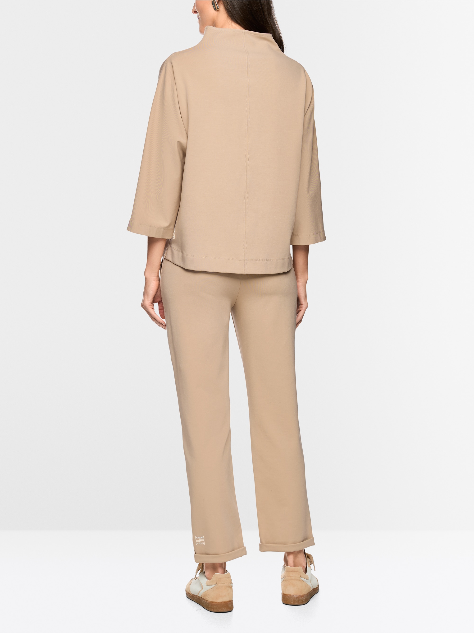 Sweatshirt with stand-up collar