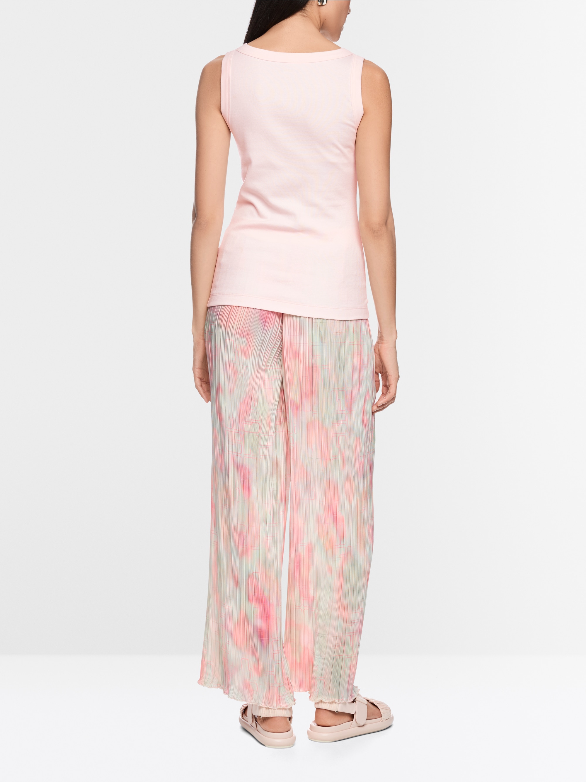 Basic top made from stretch cotton