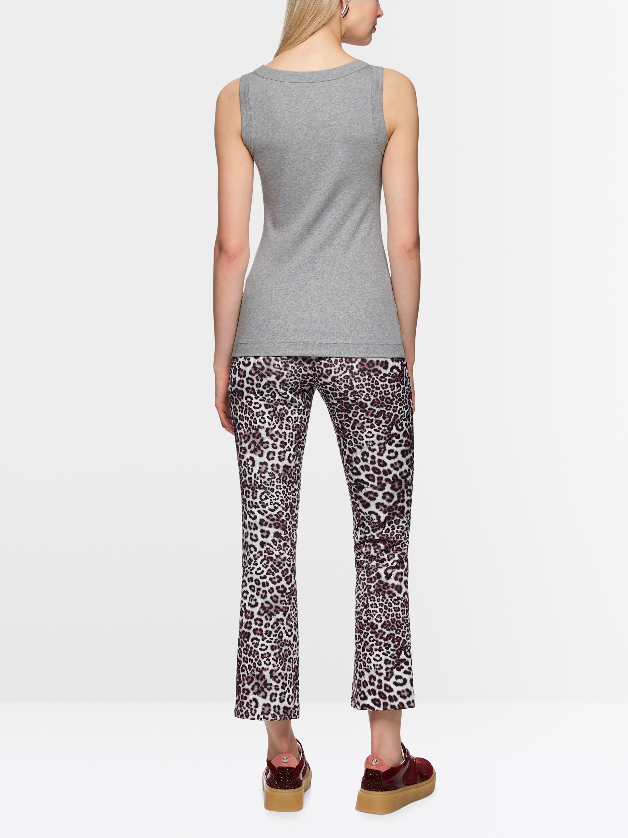 Basic top made from stretch cotton