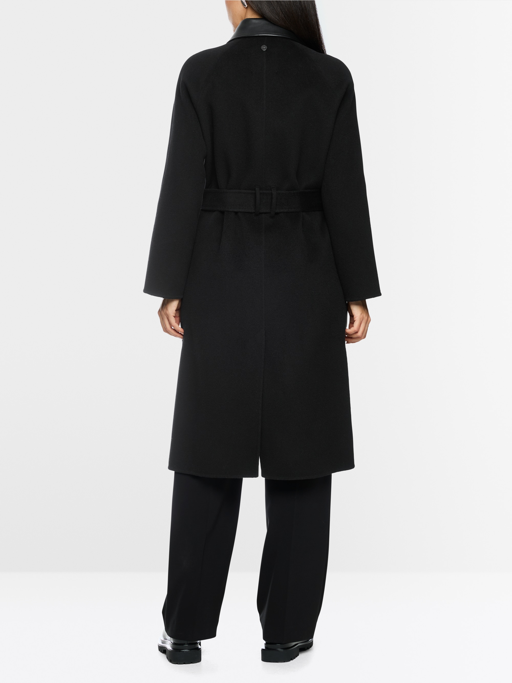 Short coat with leather details