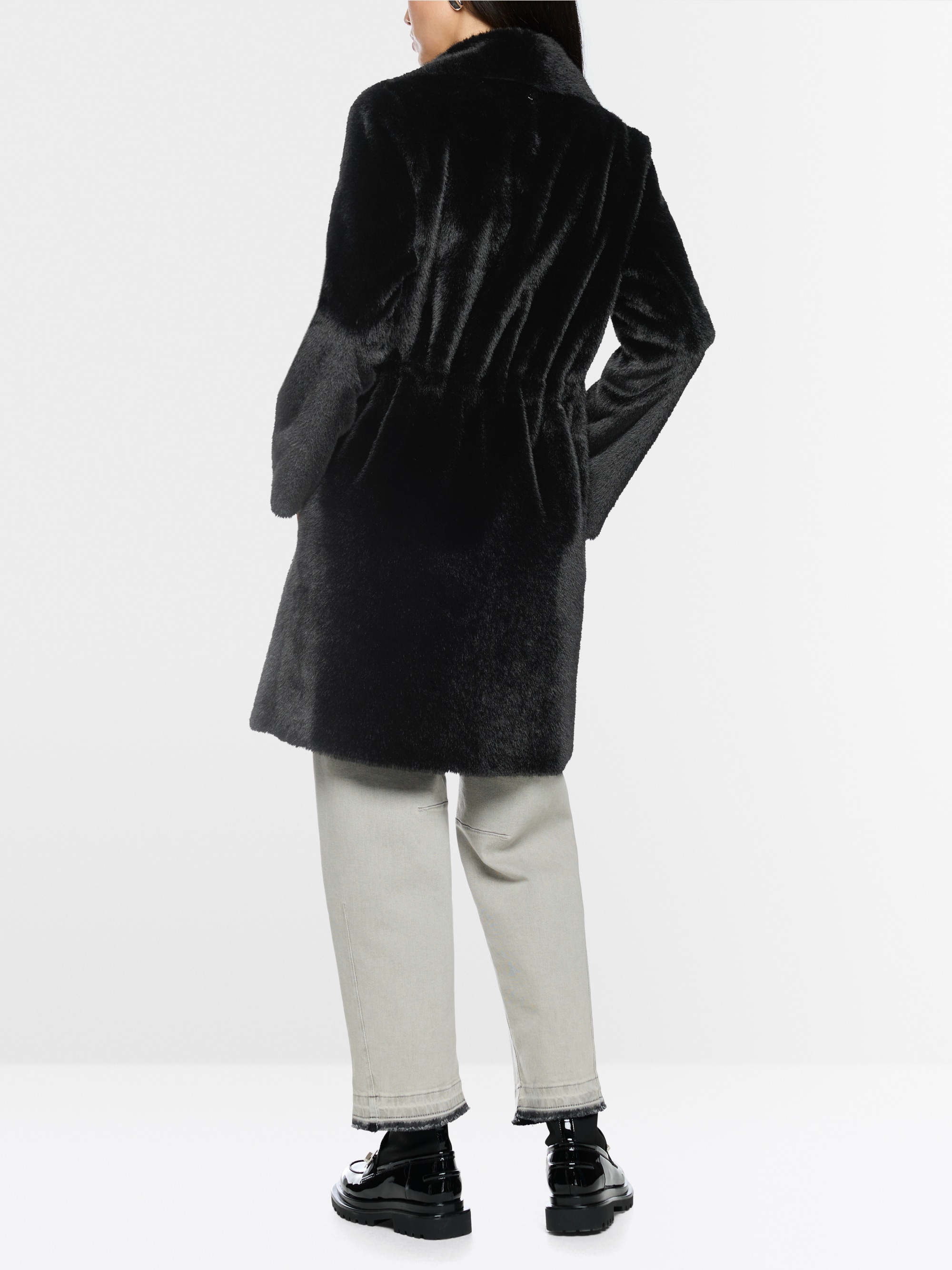 Manteau luxueux en fausse fourrure