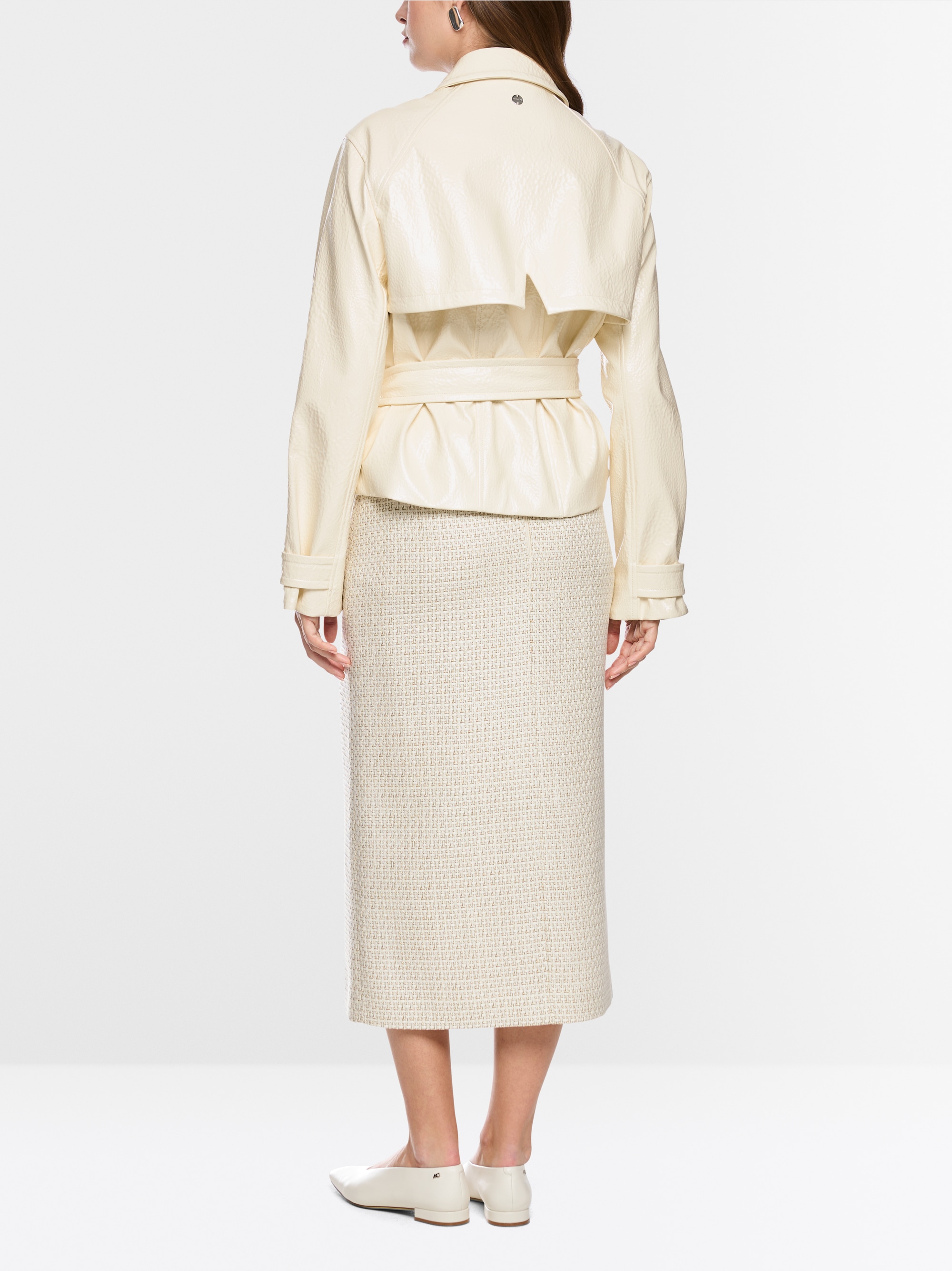 Short trench jacket with patent finish