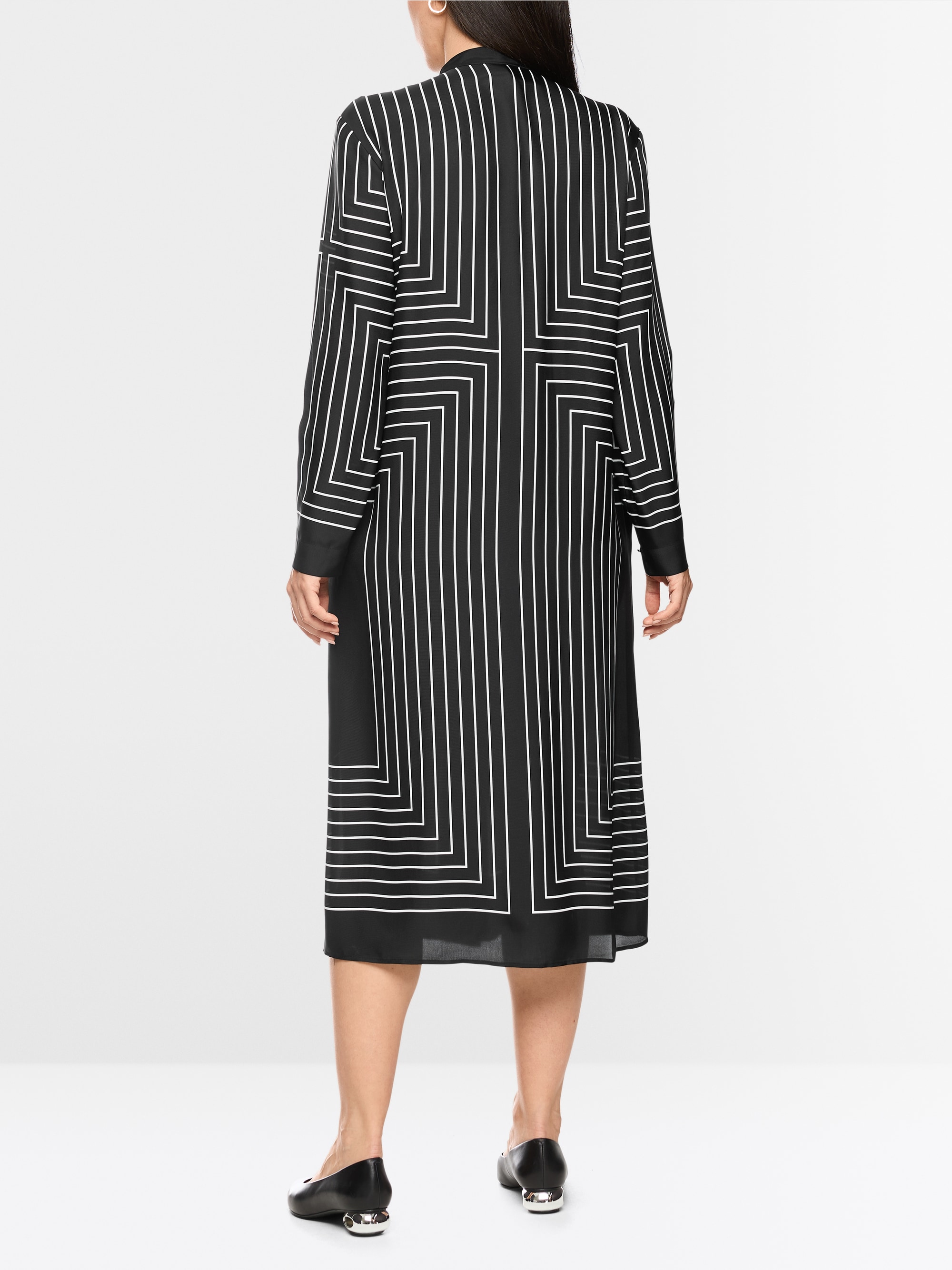 Midi dress with graphic pattern