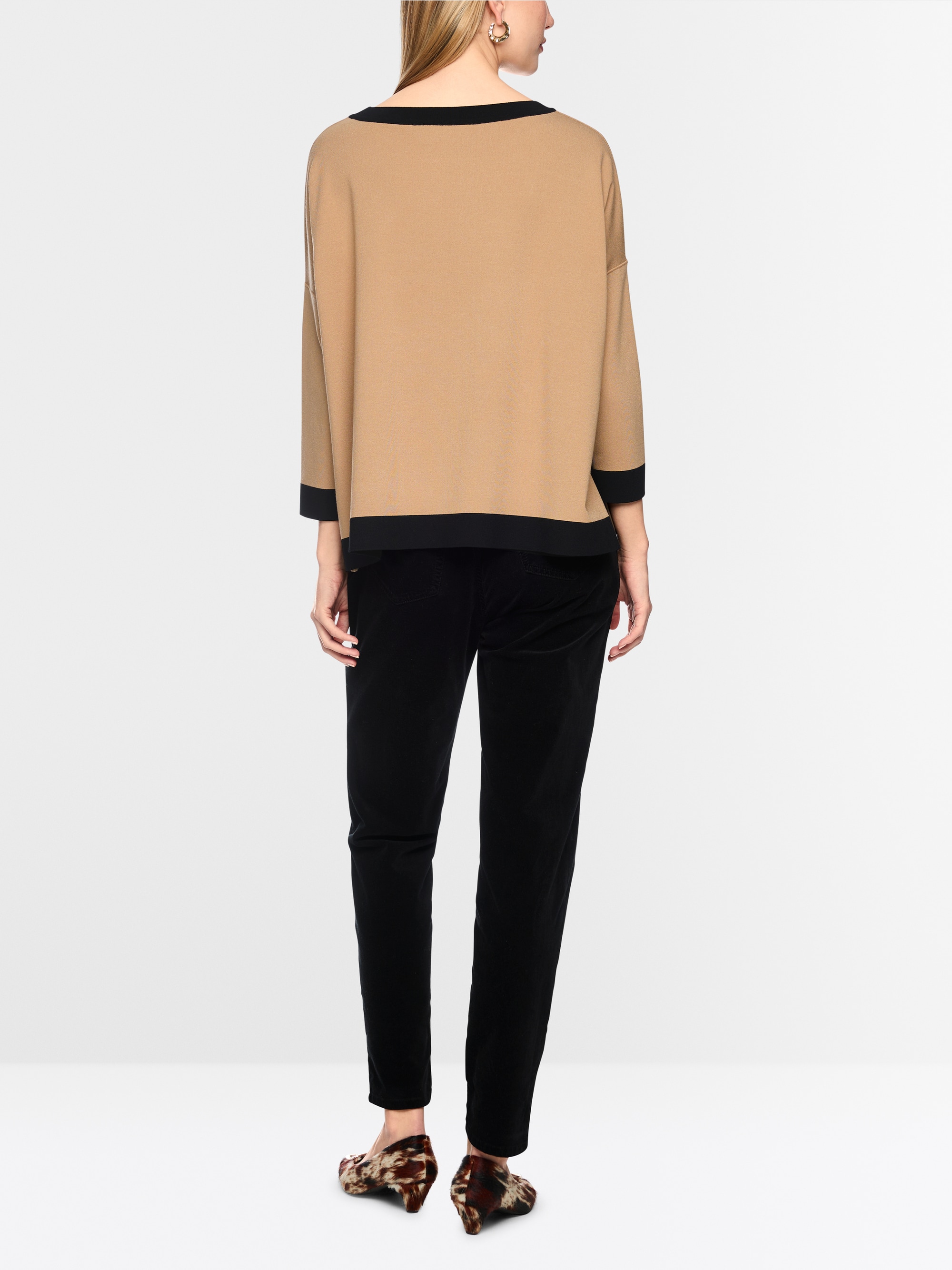 Oversized jumper with contrasting trim