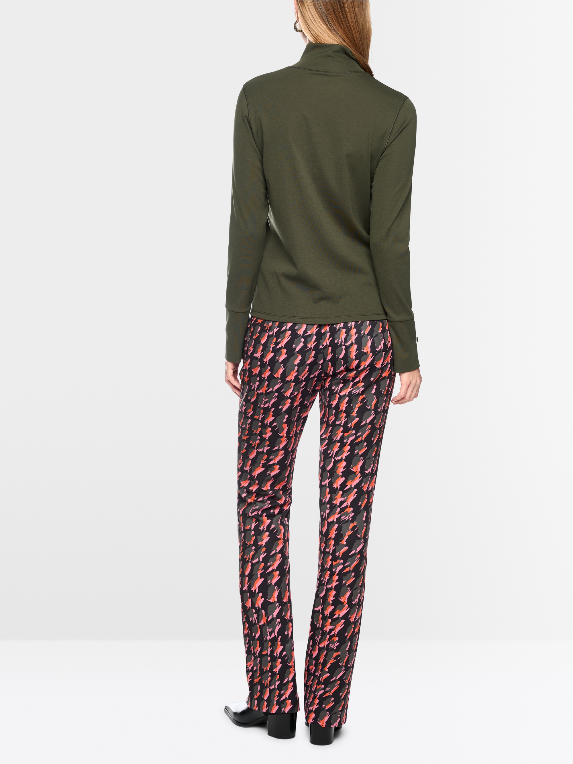 Basic shirt with stand-up collar