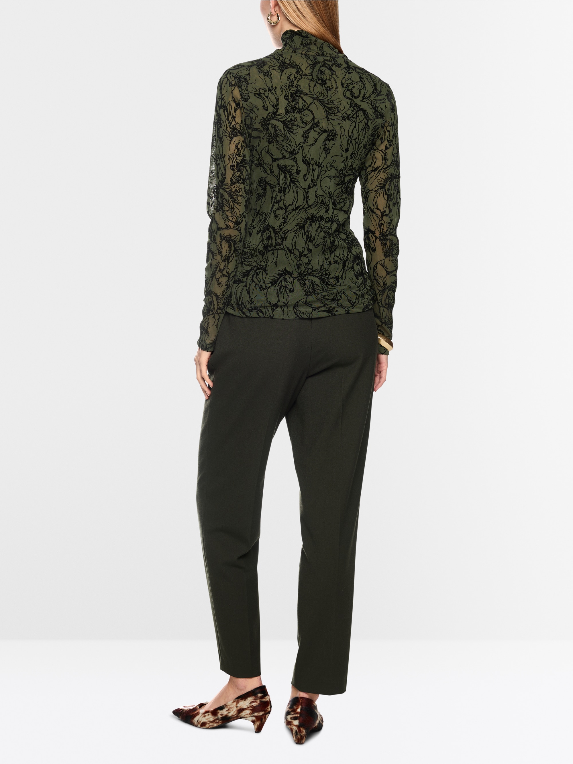 Shirt with velvet flocking