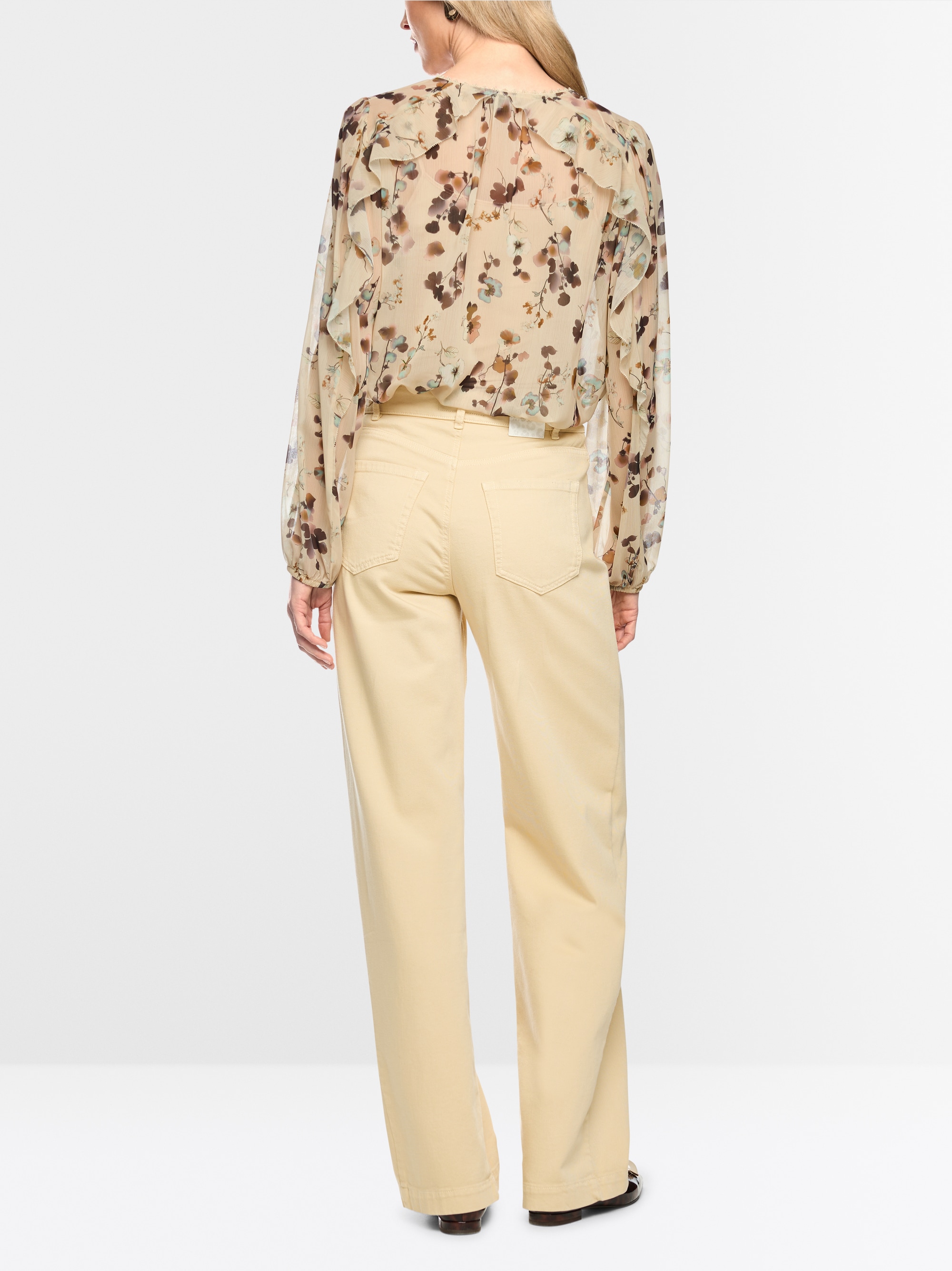 Floral blouse with flounces