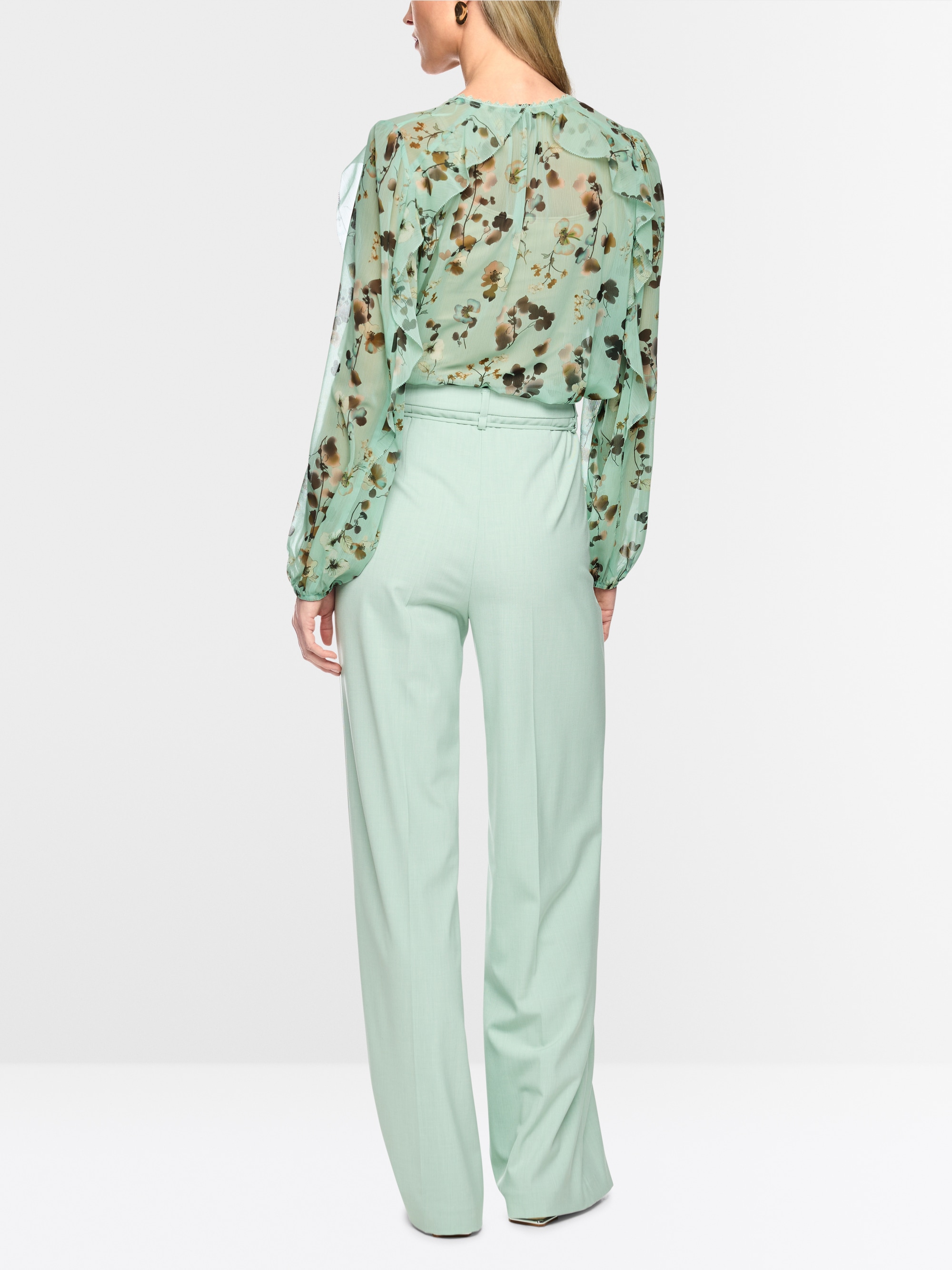 Blouse à fleurs avec volants