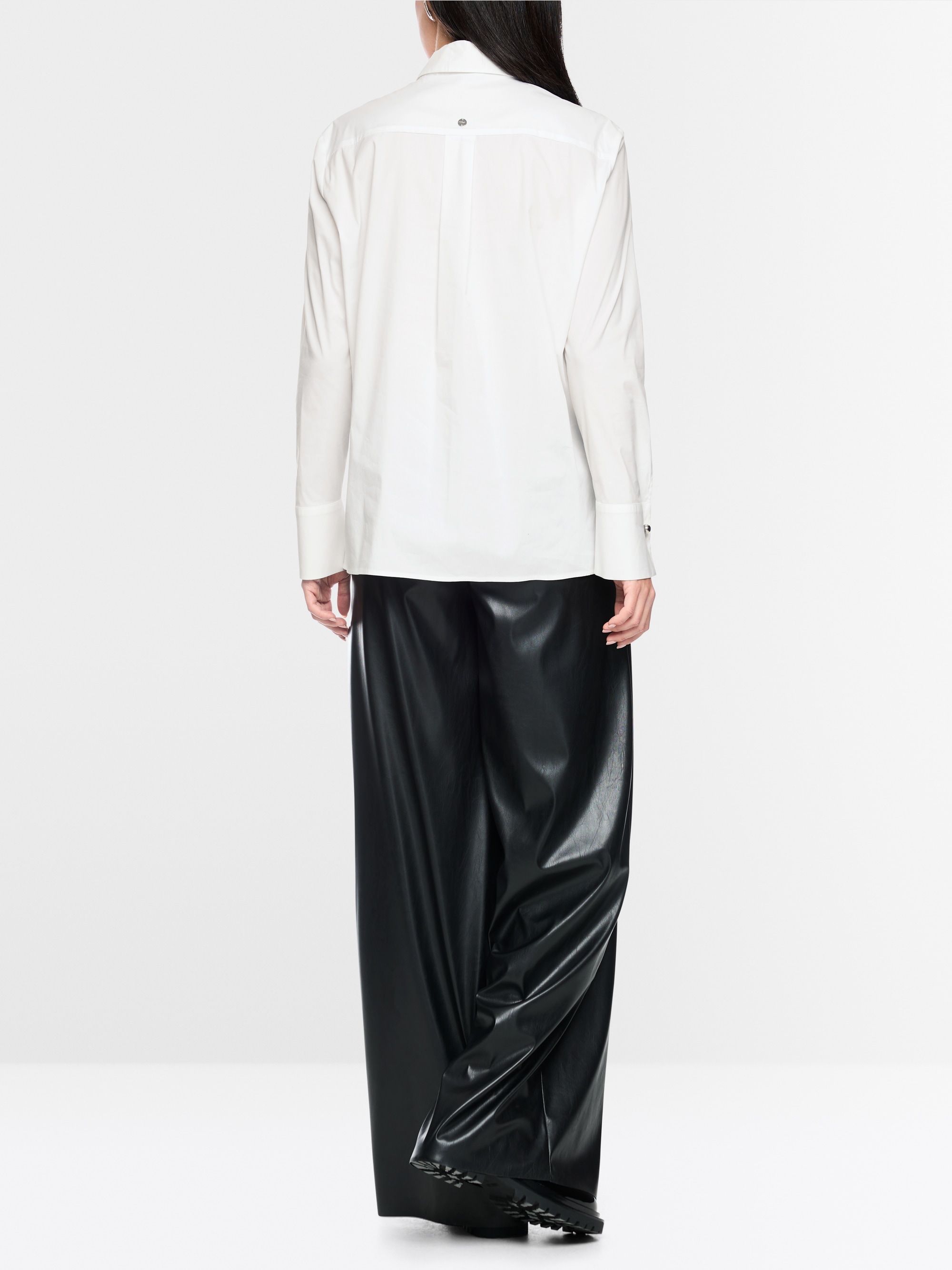 Shirt-style blouse with cufflinks
