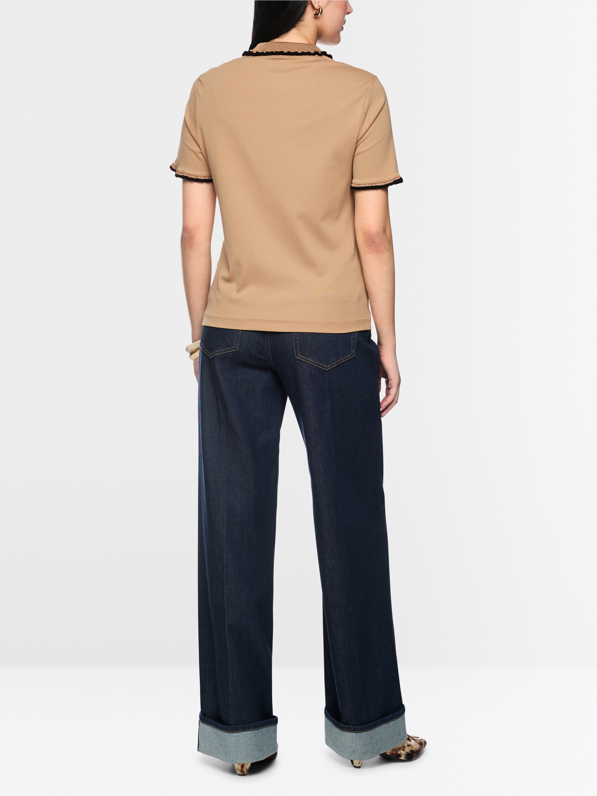 Polo shirt with contrasting details