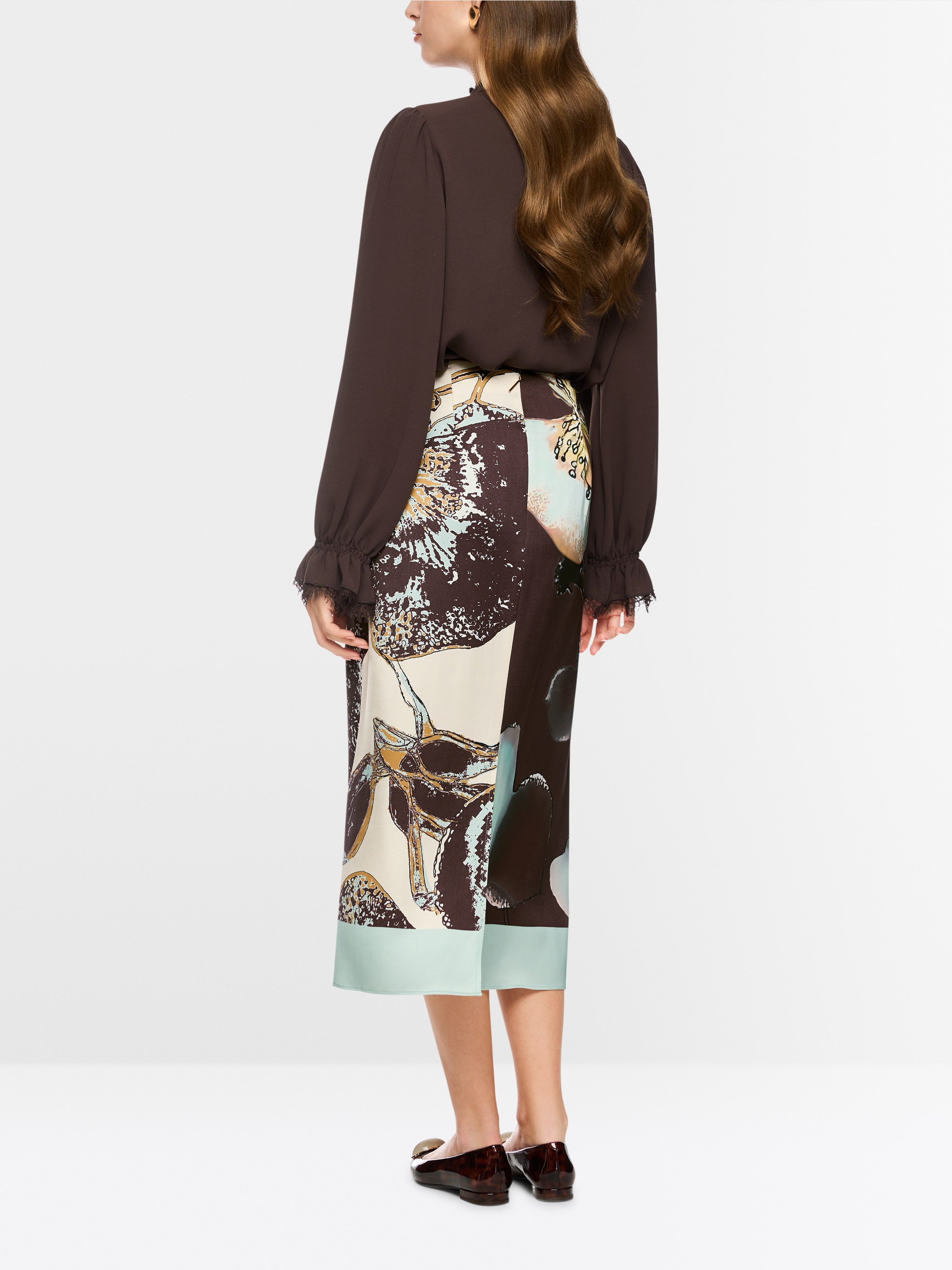 Calf-length printed skirt