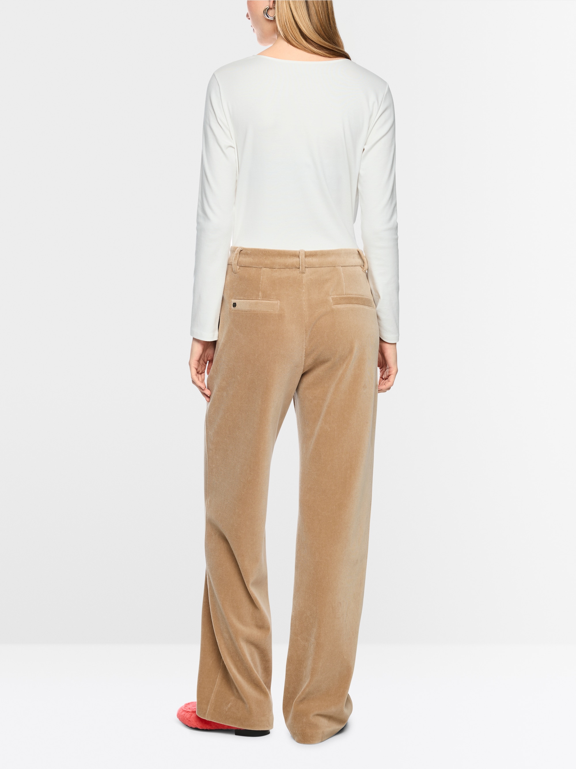 WUKARI fine corduroy trousers