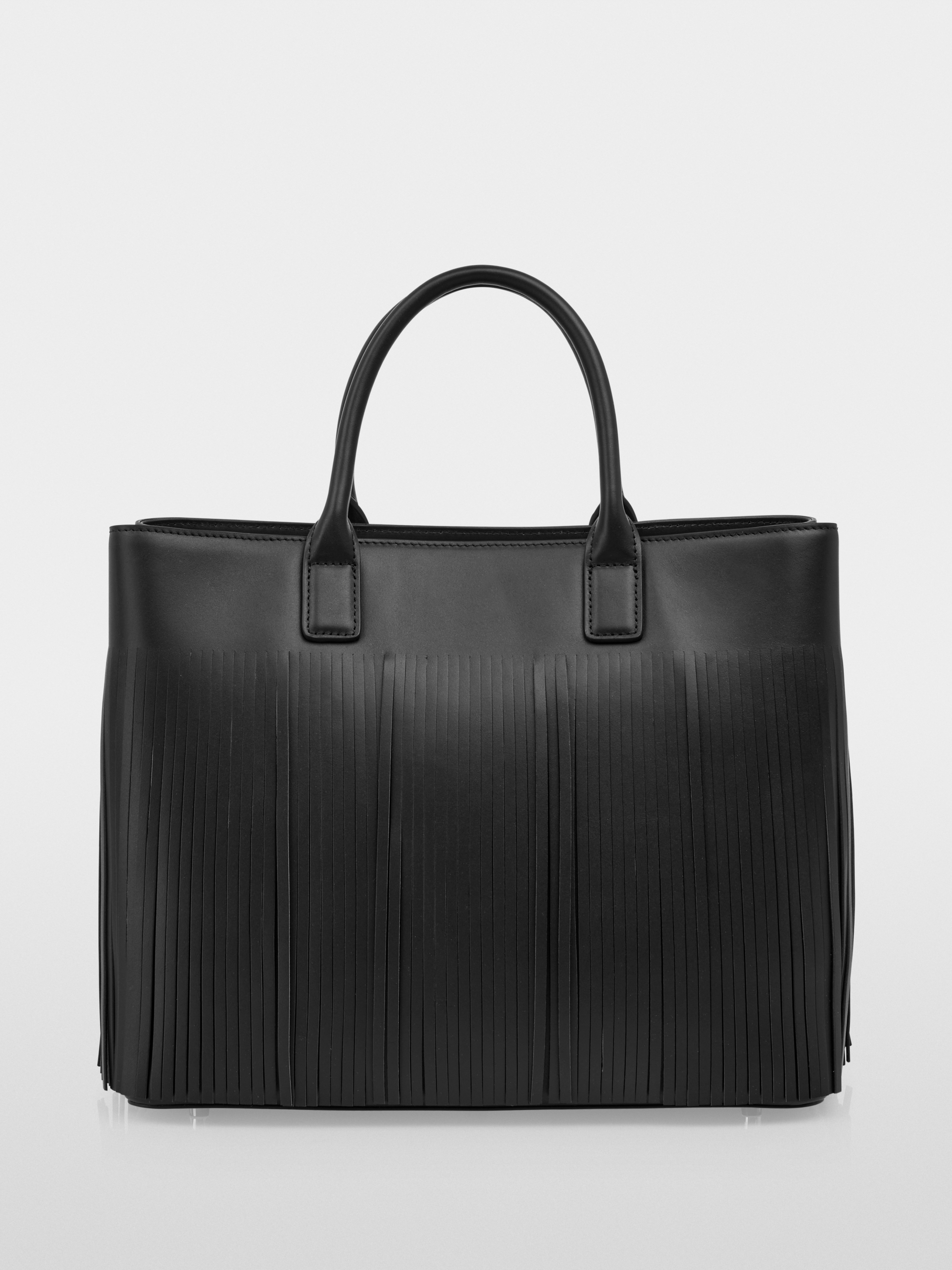 Handbag with fringes