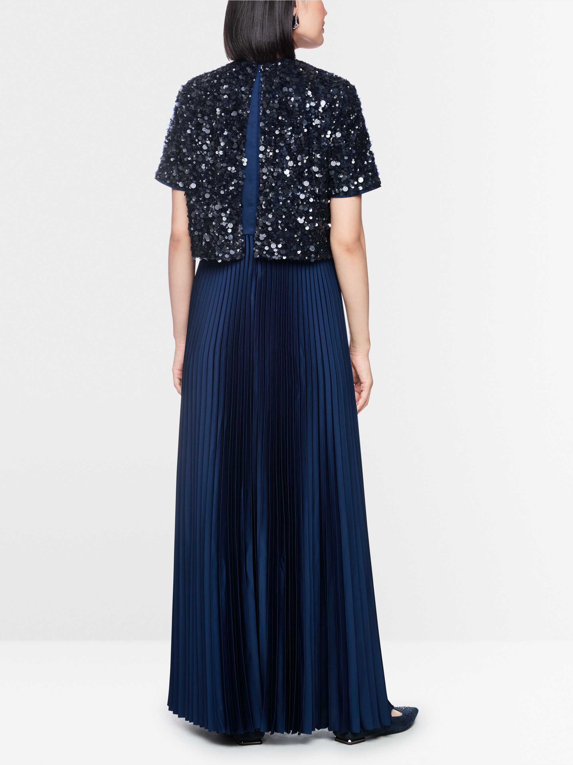 Maxi dress with sequins and pleats