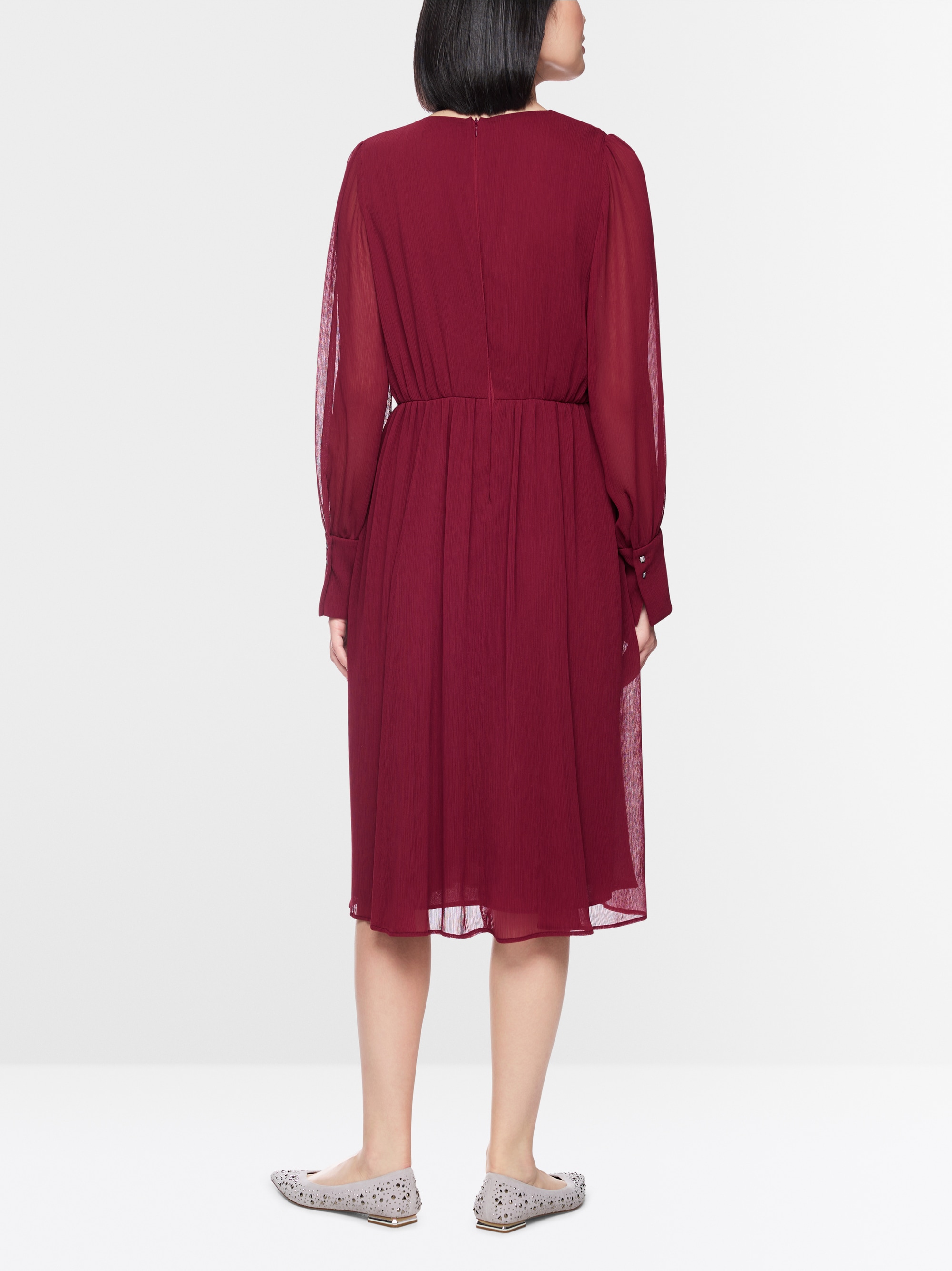 Elegant crêpe midi dress