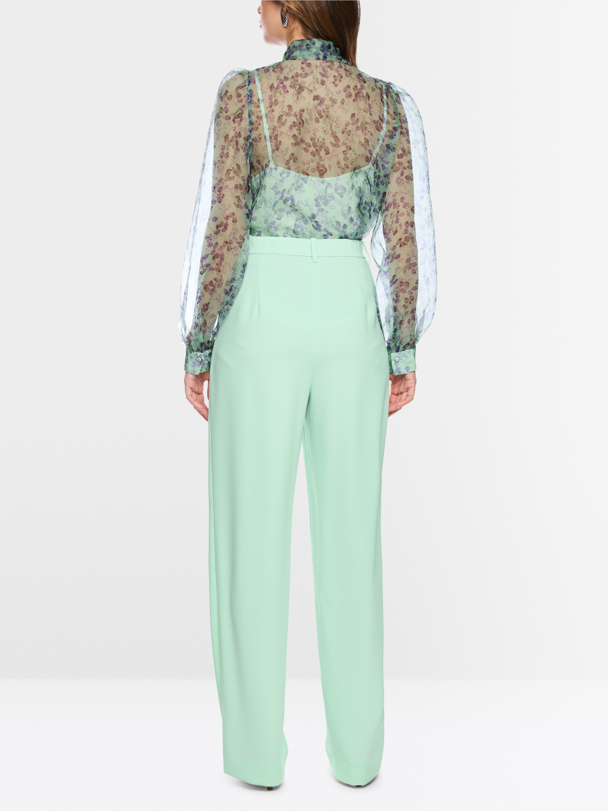 Blouse en soie avec lavallière