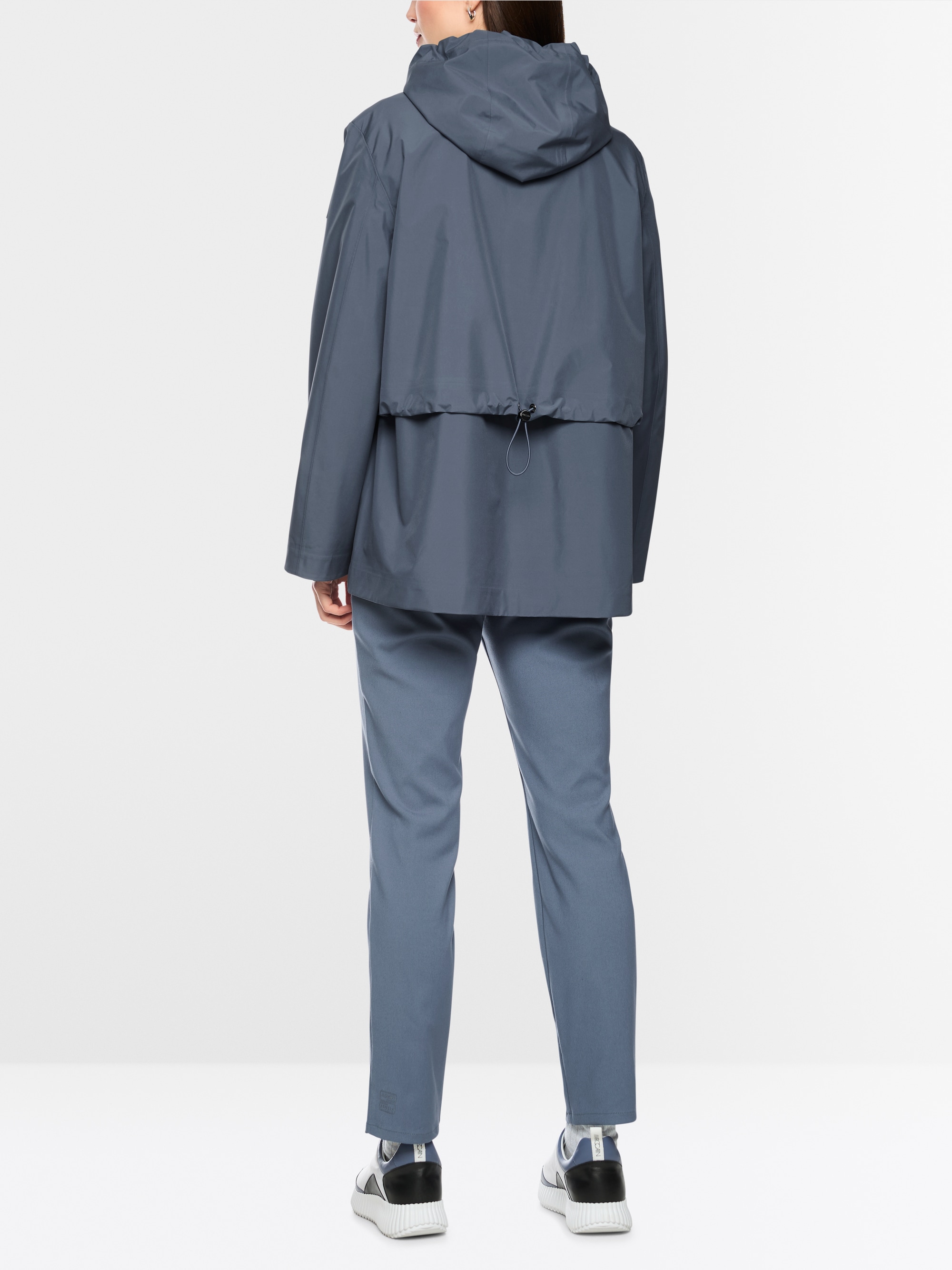Lightweight outdoor jacket