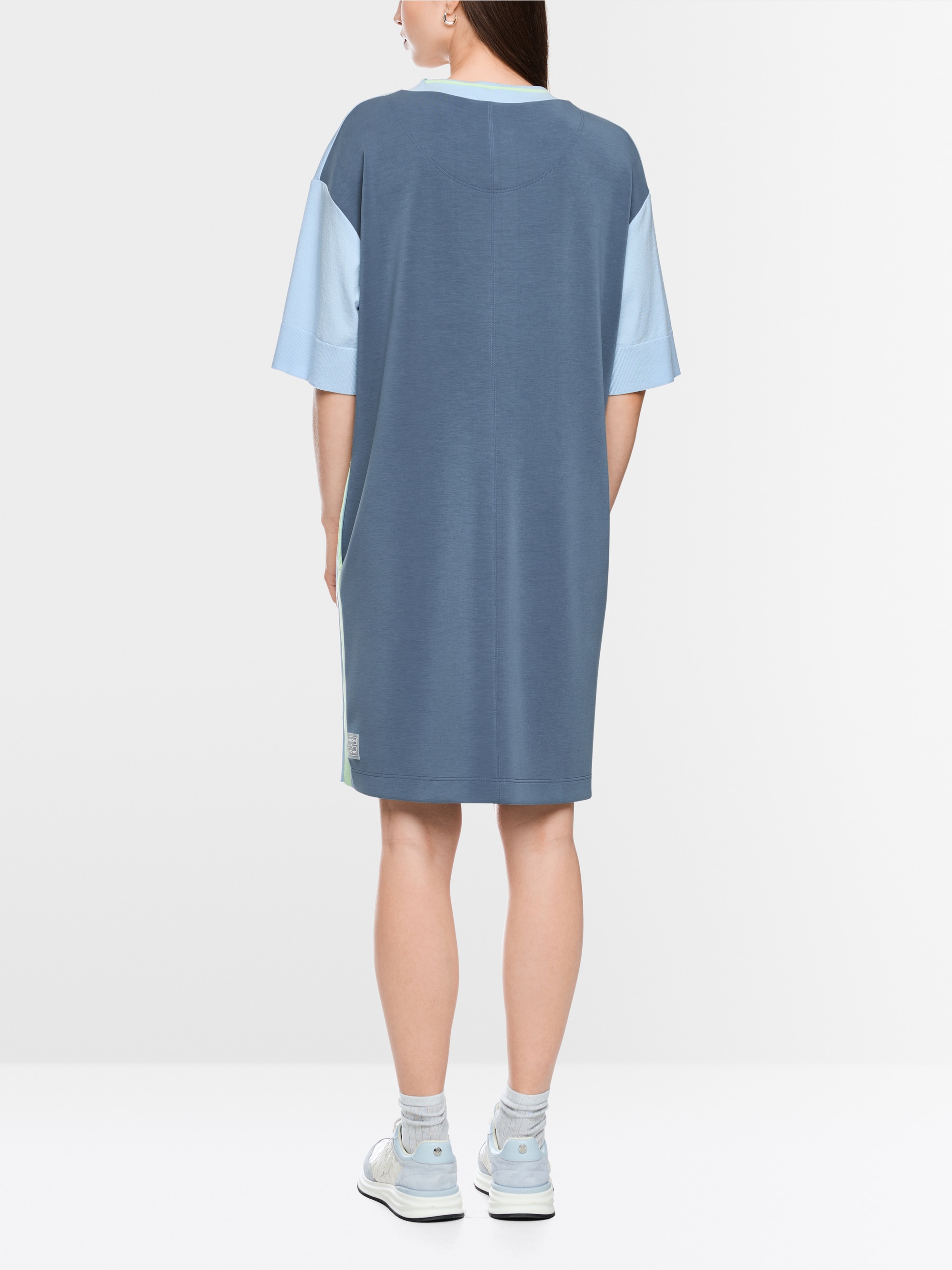 Robe en maille tricotée en Allemagne
