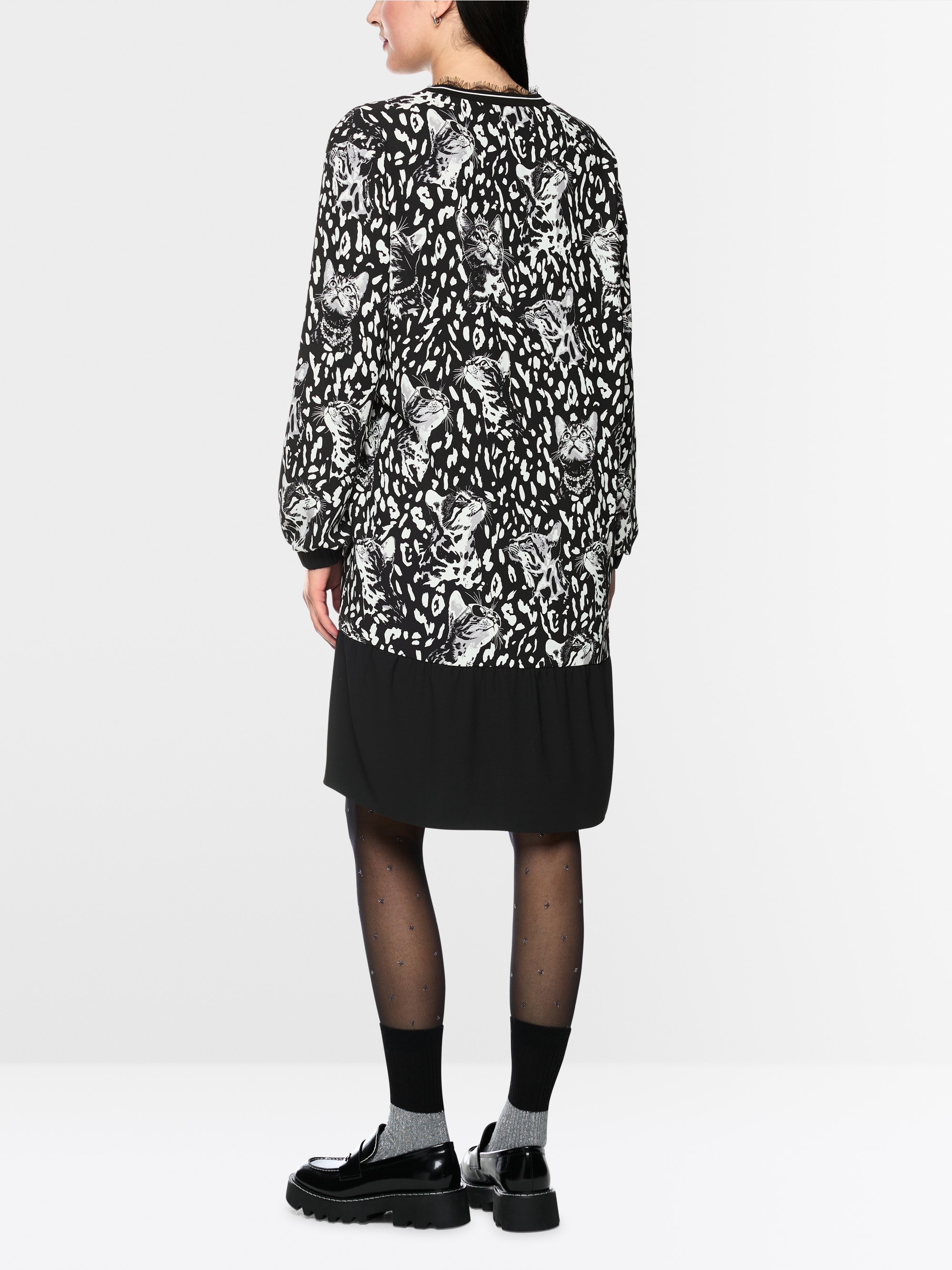 Dress with print and flounce