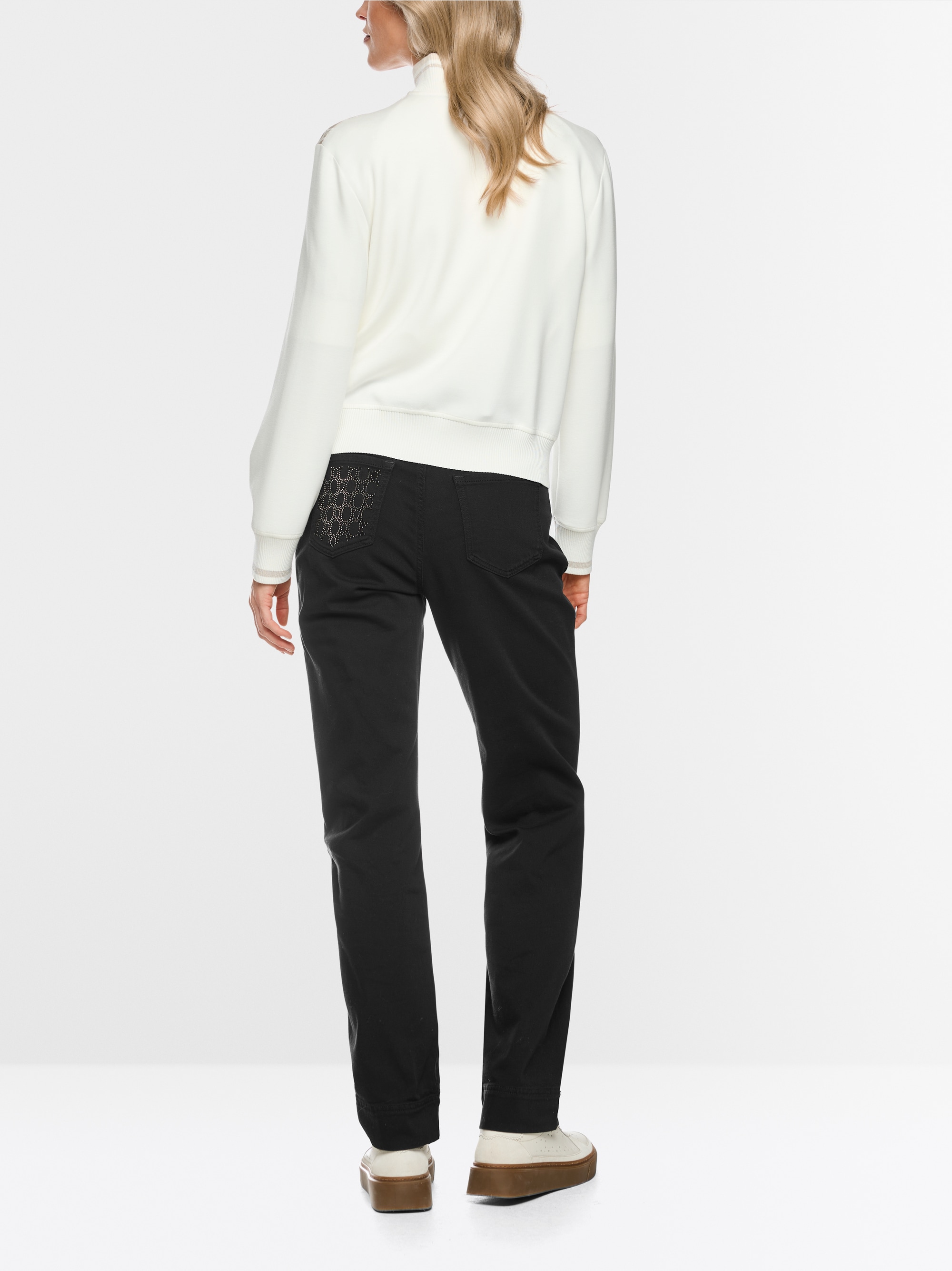 Cardigan tricoté en Allemagne