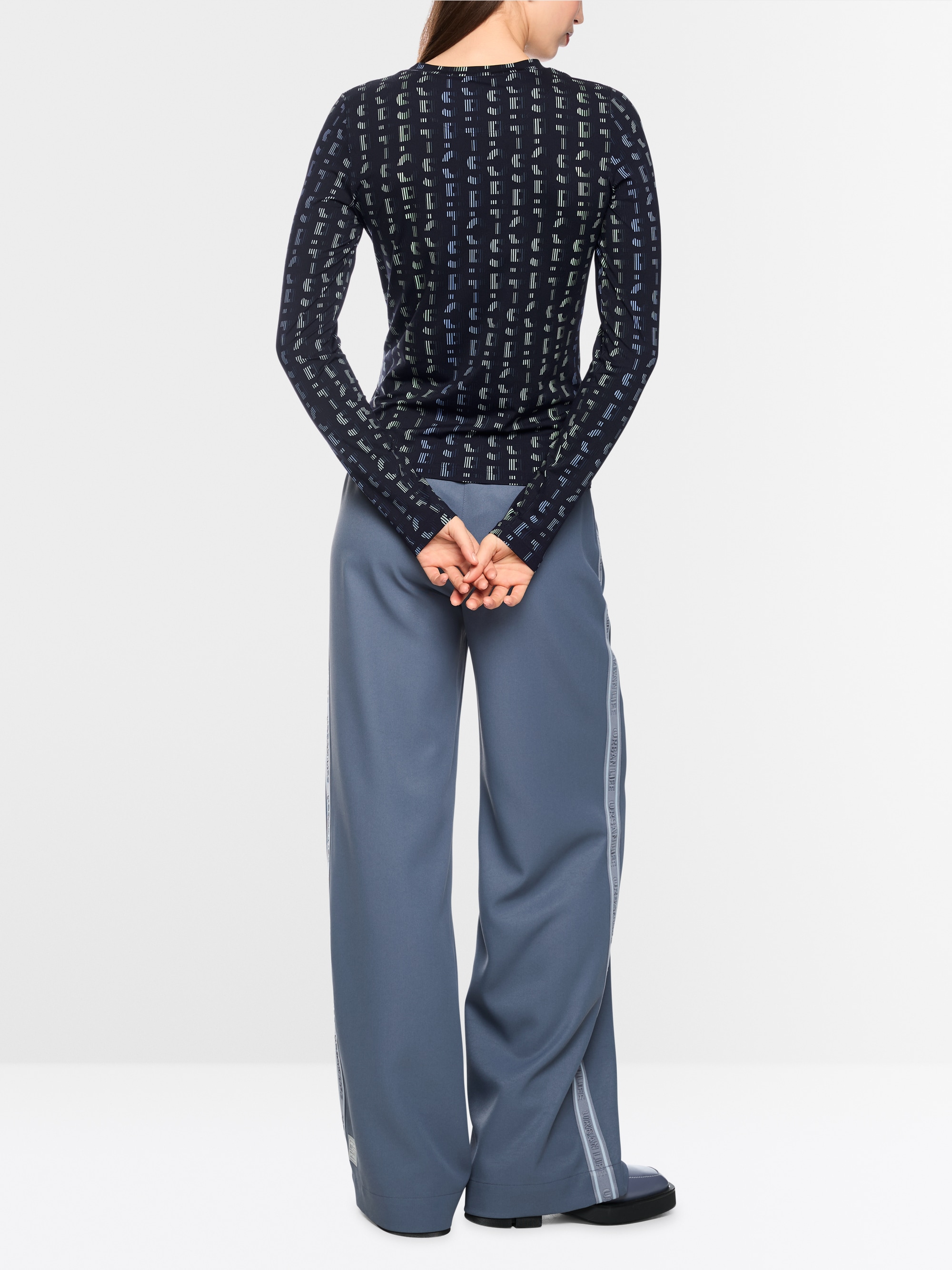 Long-sleeved shirt with graphic print
