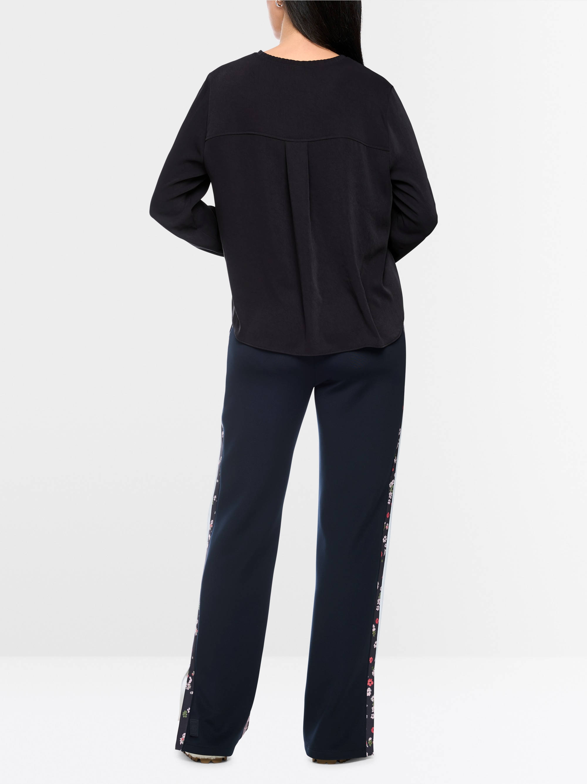 Long-sleeve blouse with drawstring