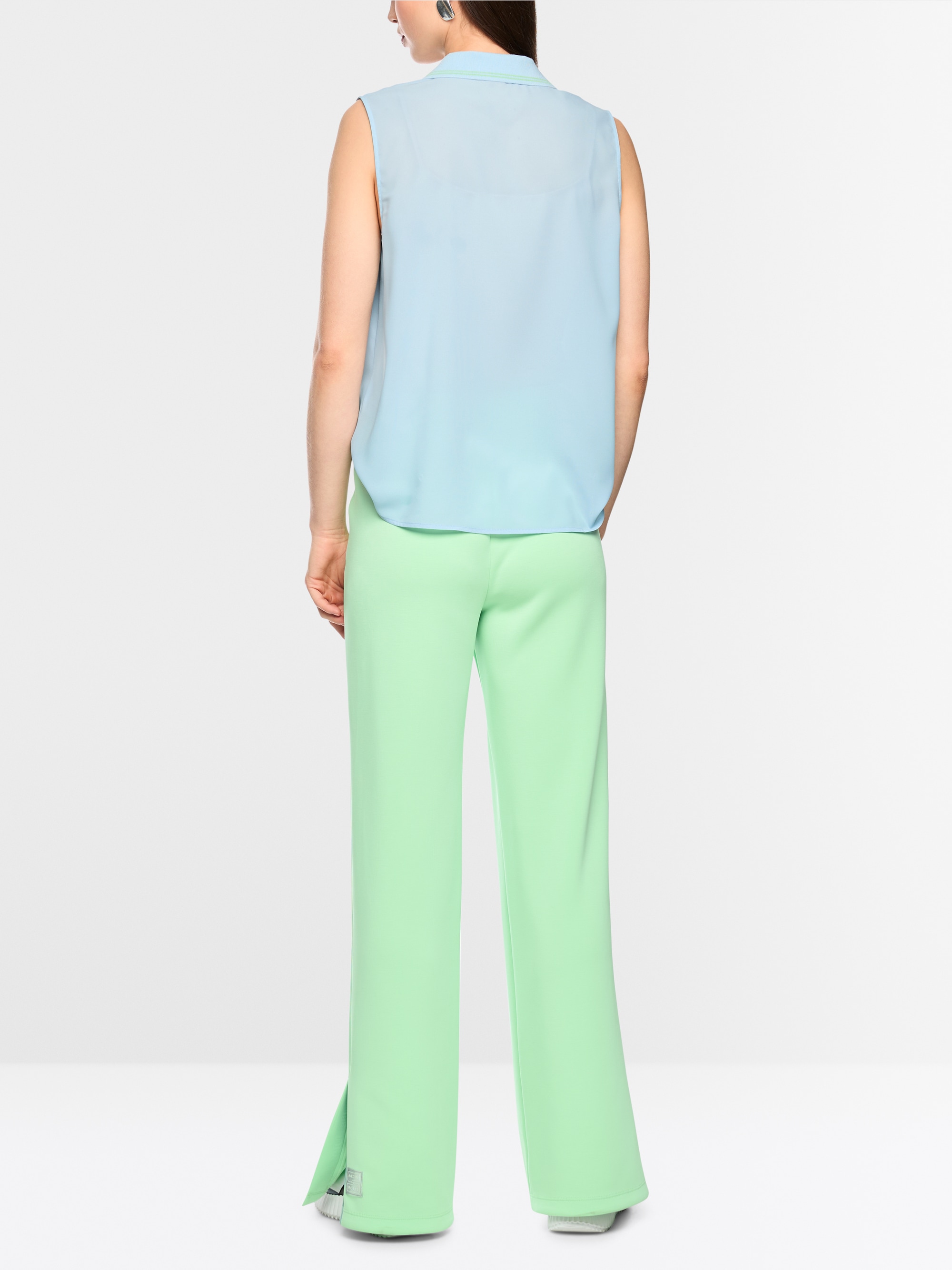 Loose-fit top
