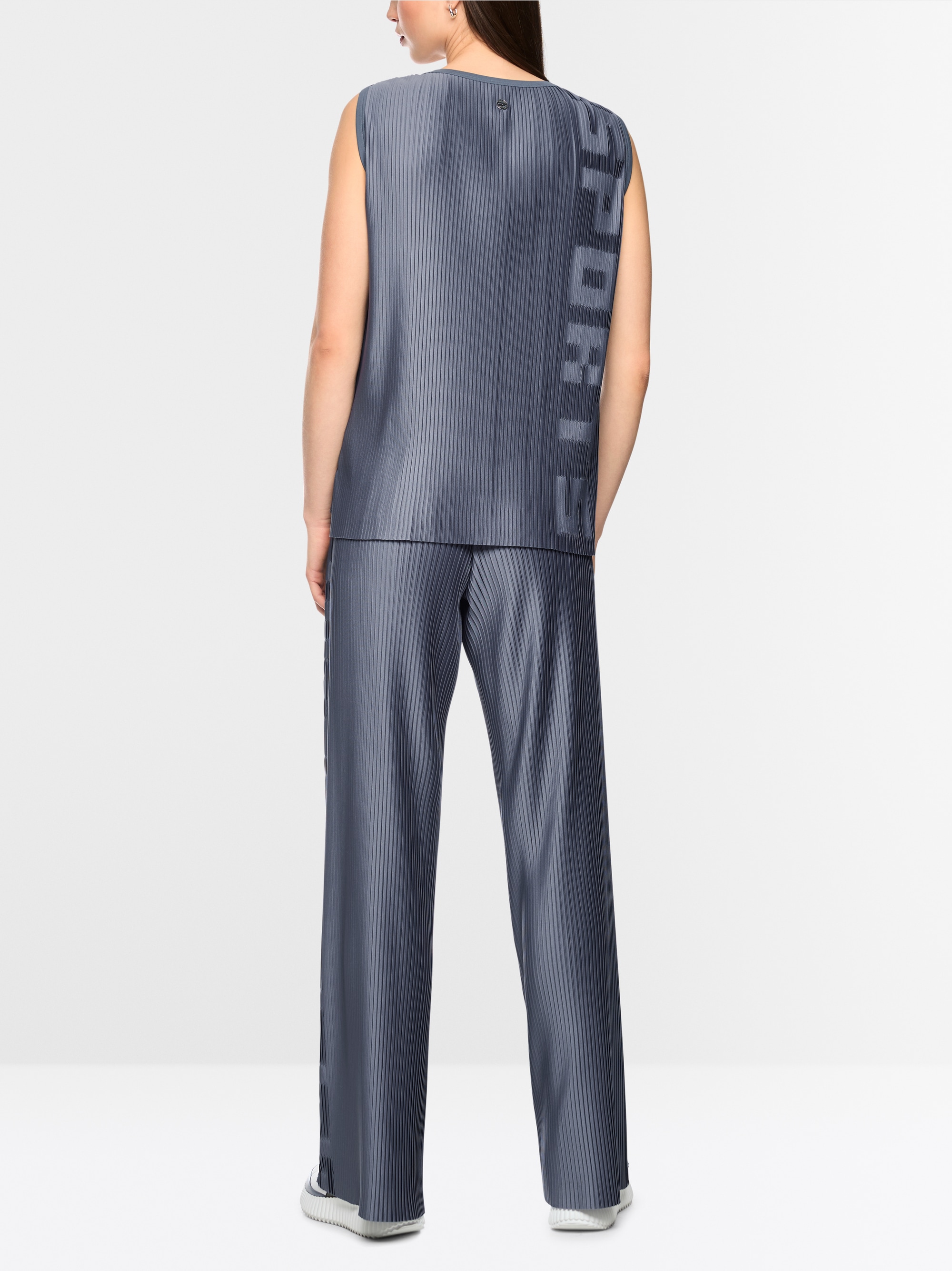 Top with pleats